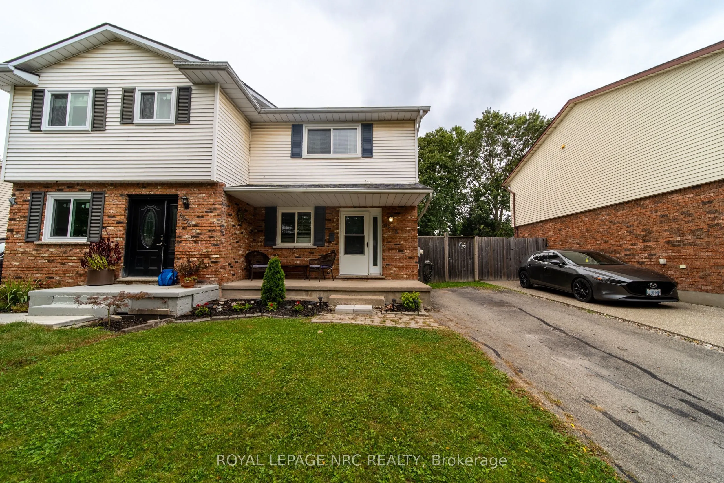 6073 Wildrose Crescent