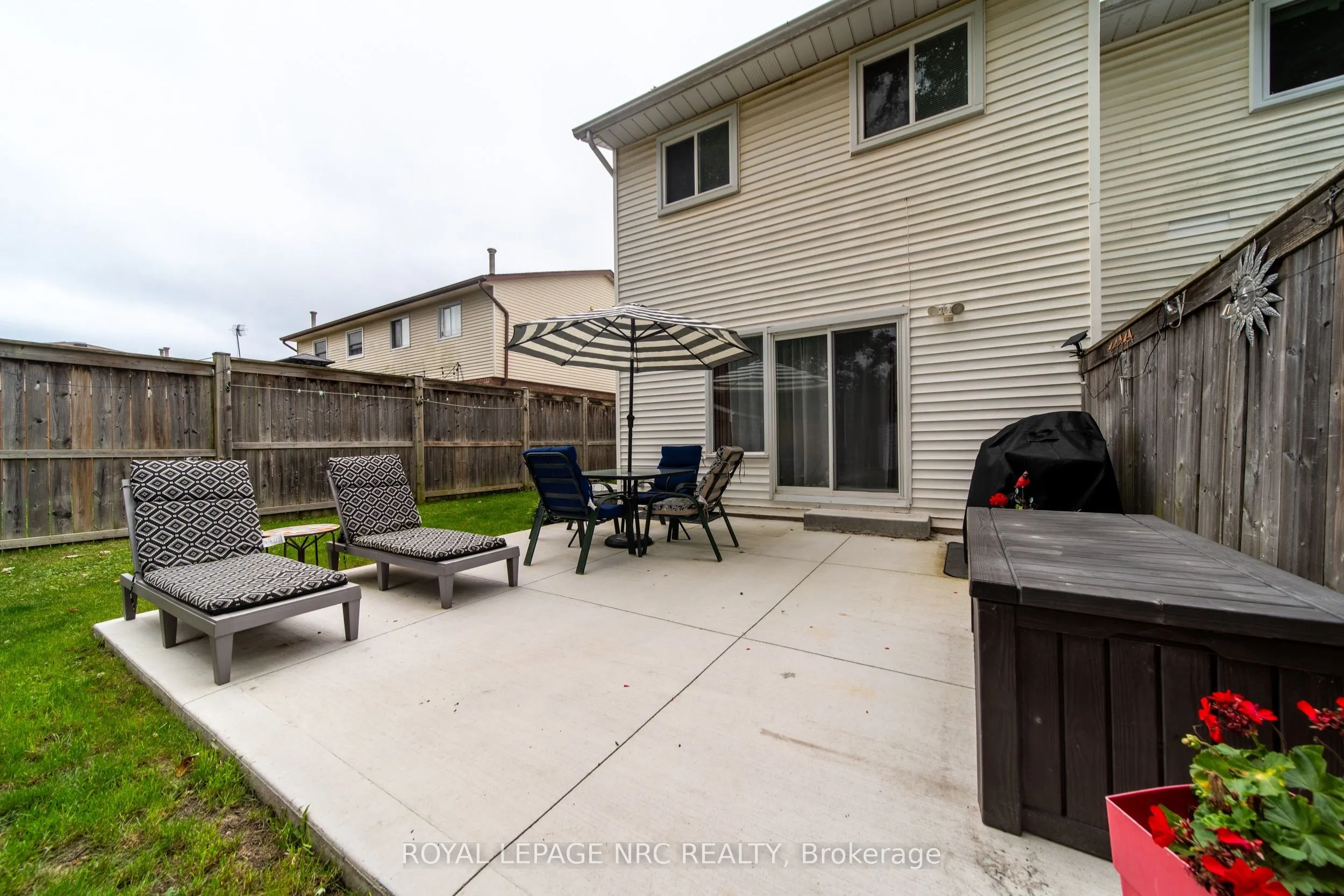 6073 Wildrose Crescent