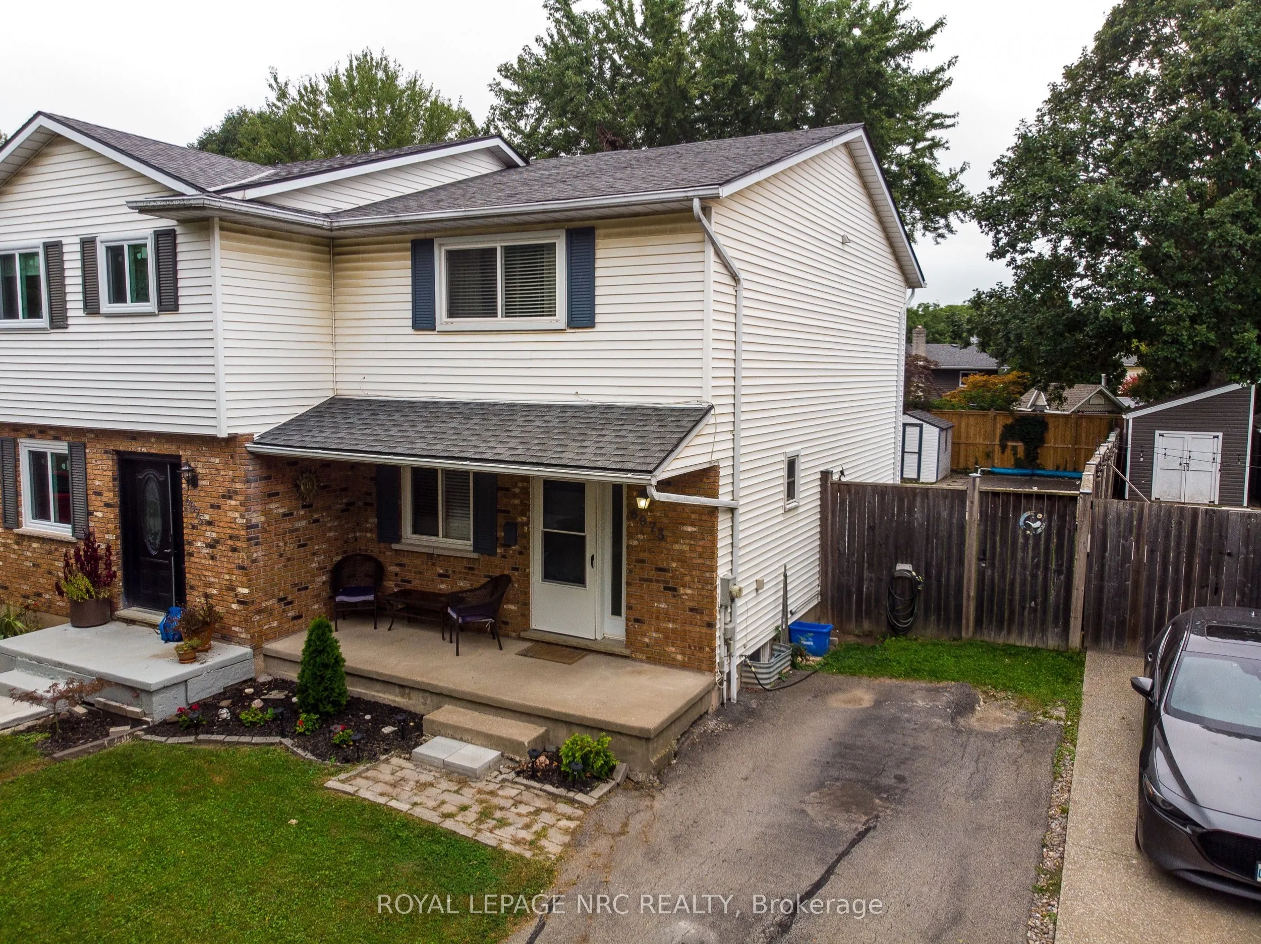6073 Wildrose Crescent