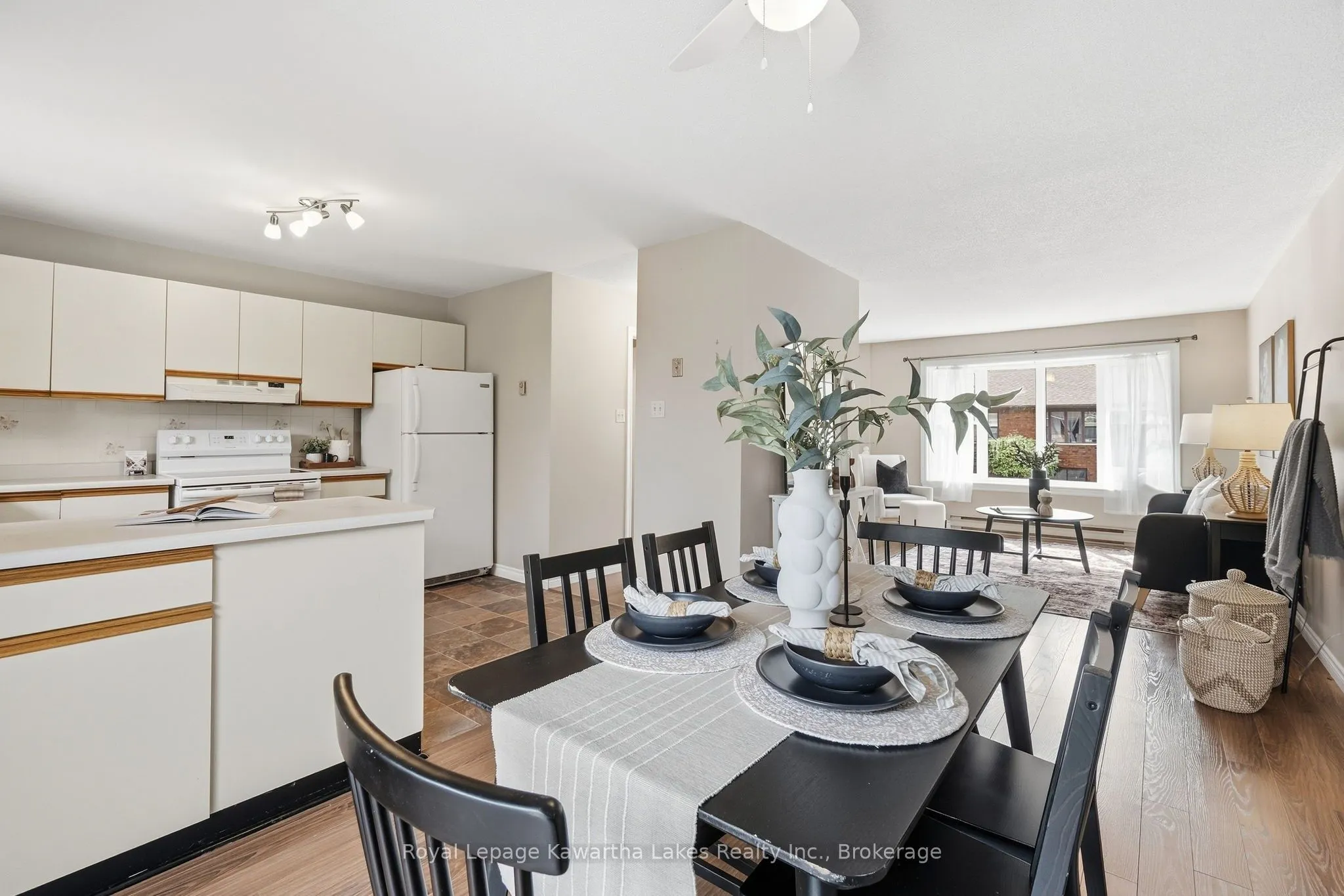 115 Mary Street W #27