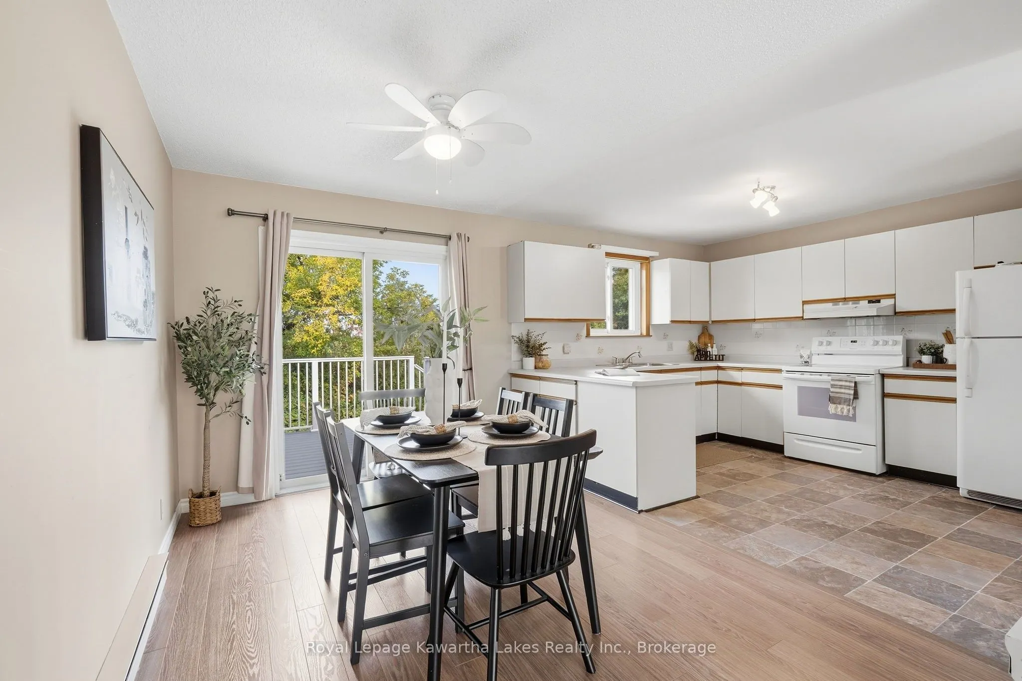 115 Mary Street W #27