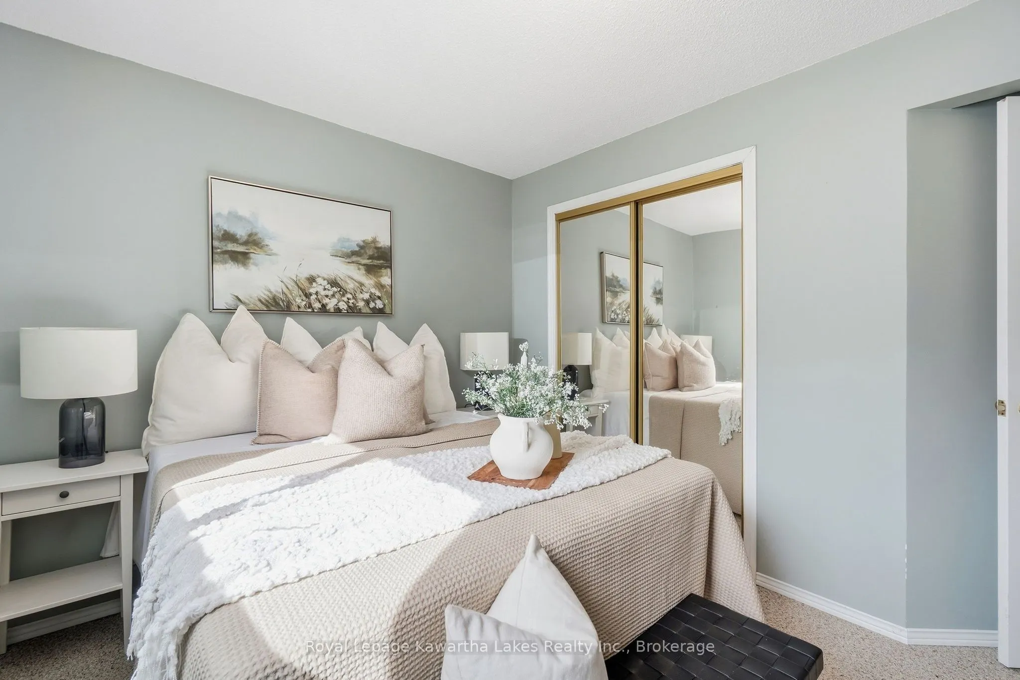 115 Mary Street W #27