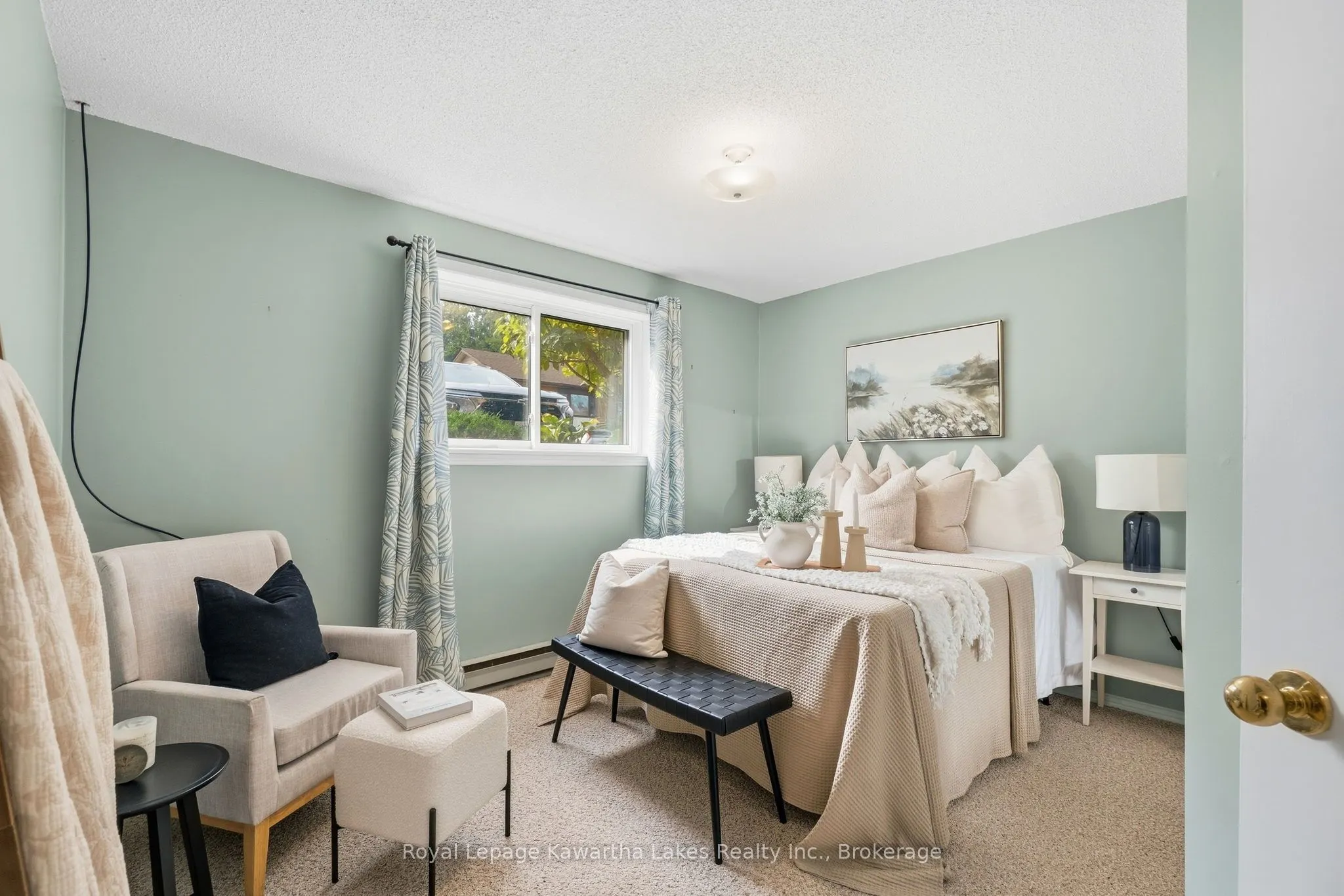 115 Mary Street W #27