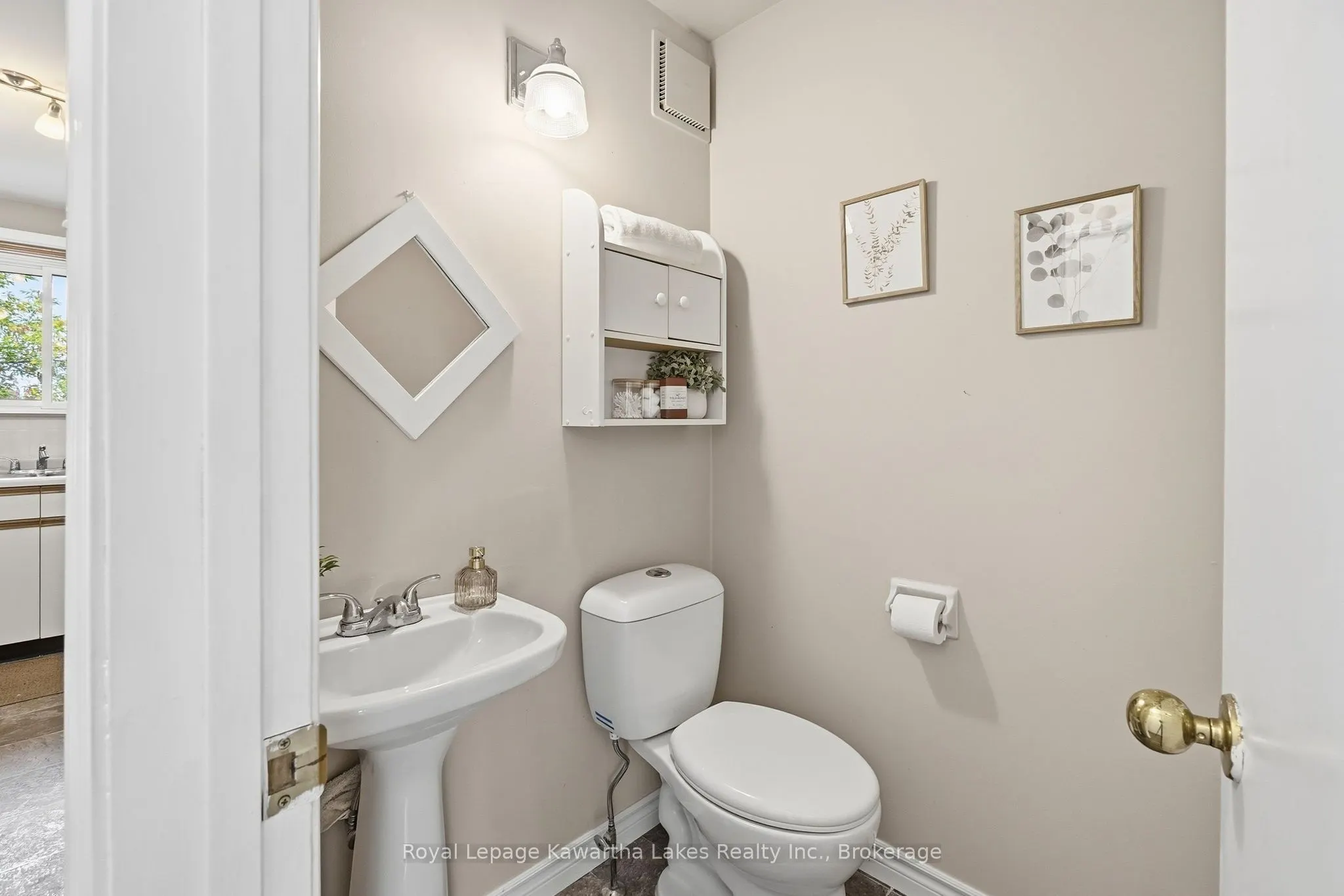 115 Mary Street W #27