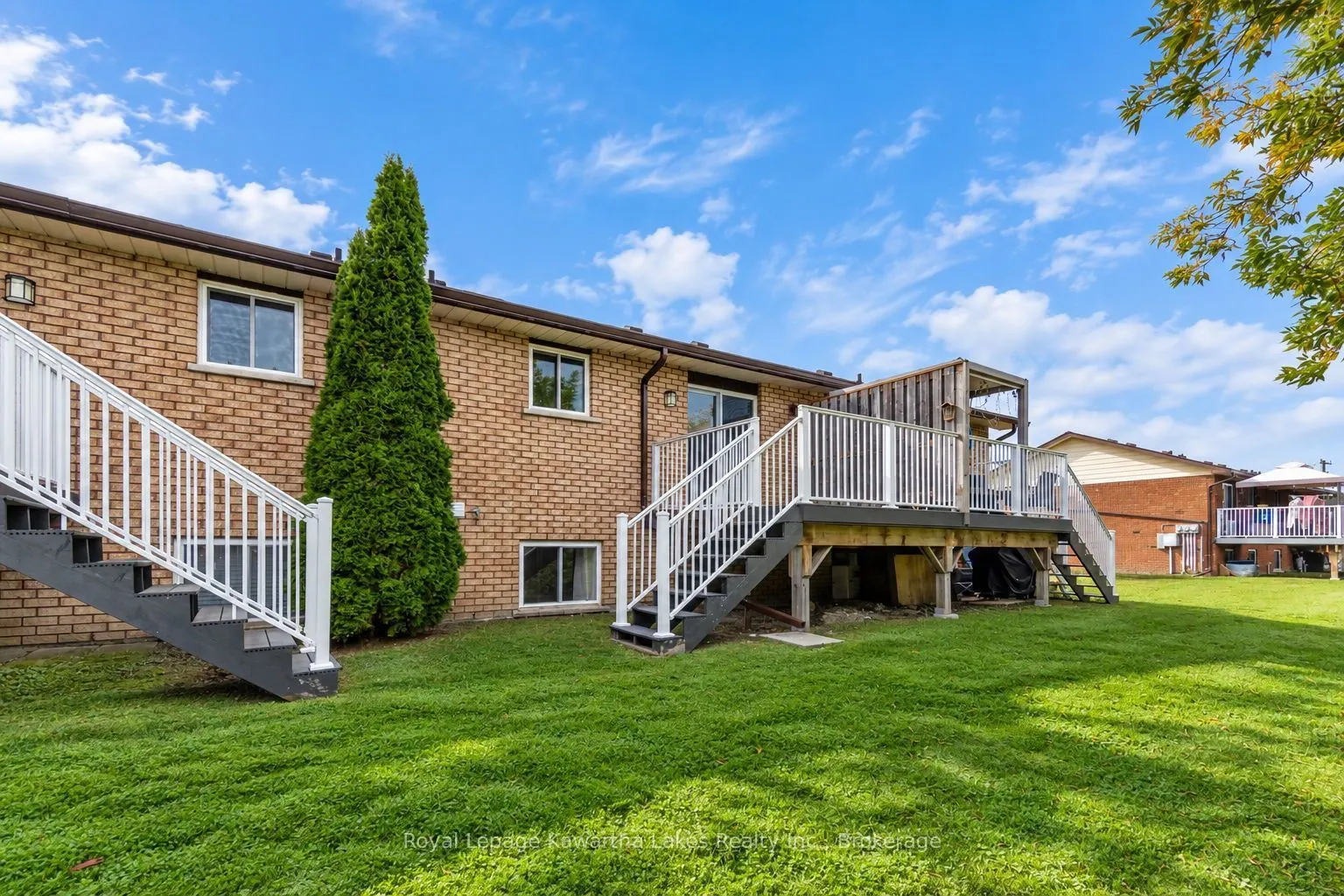 115 Mary Street W #27