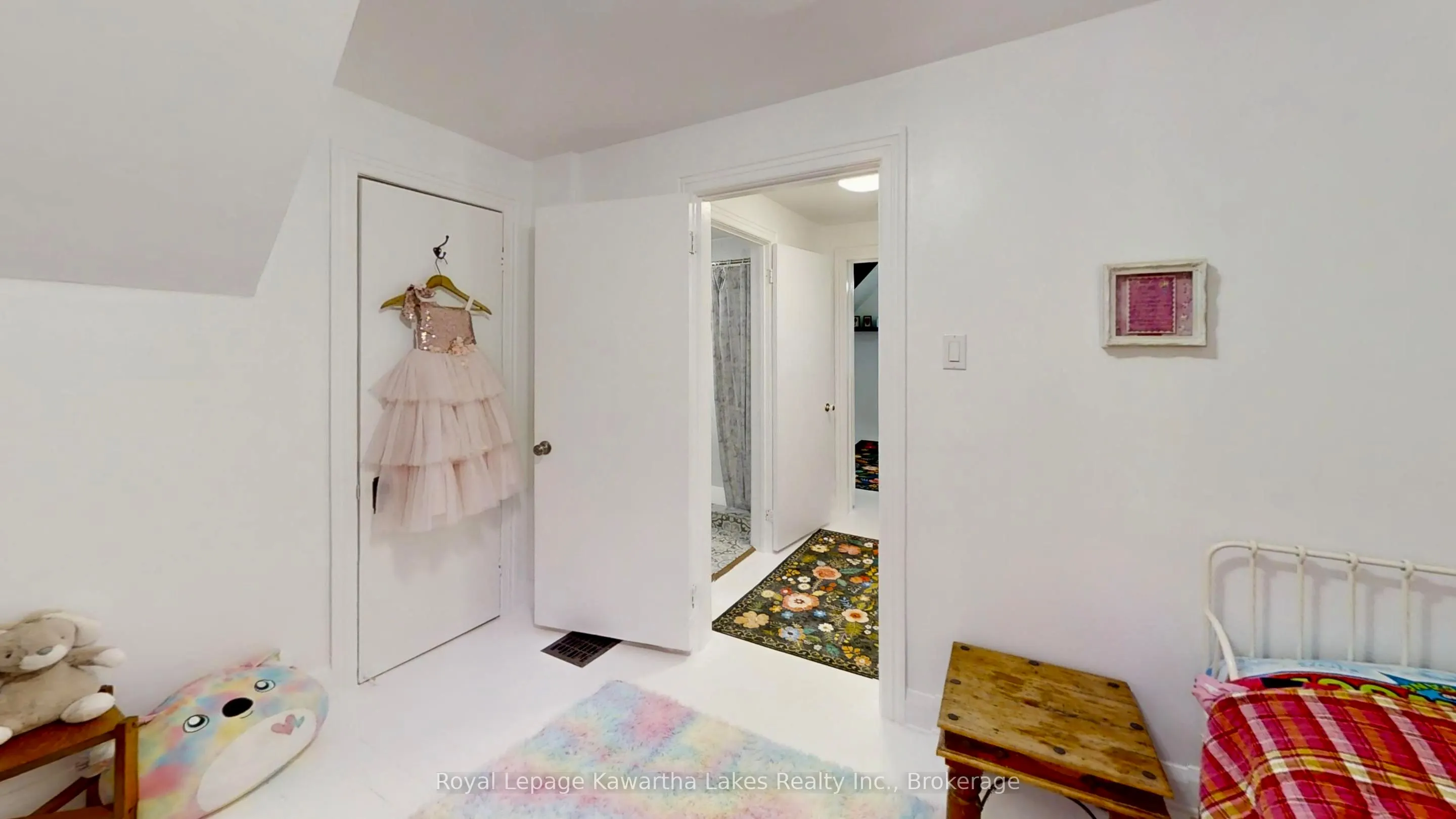 114 Colborne Street W