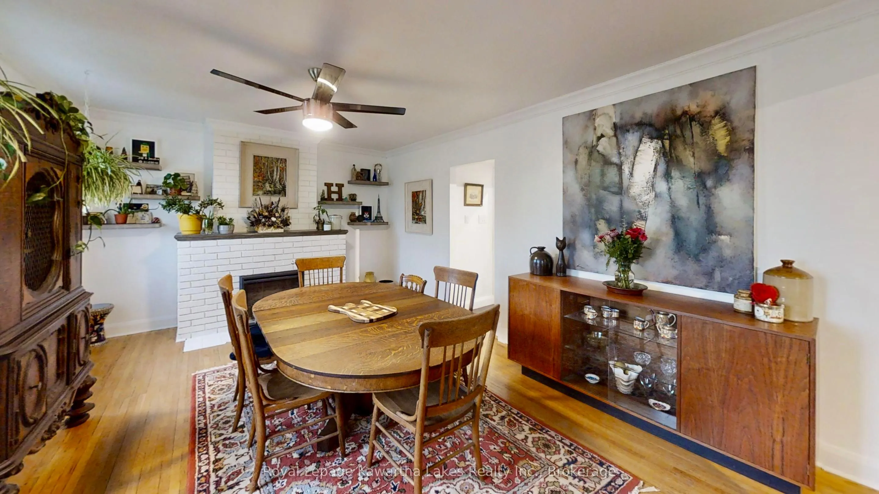 114 Colborne Street W