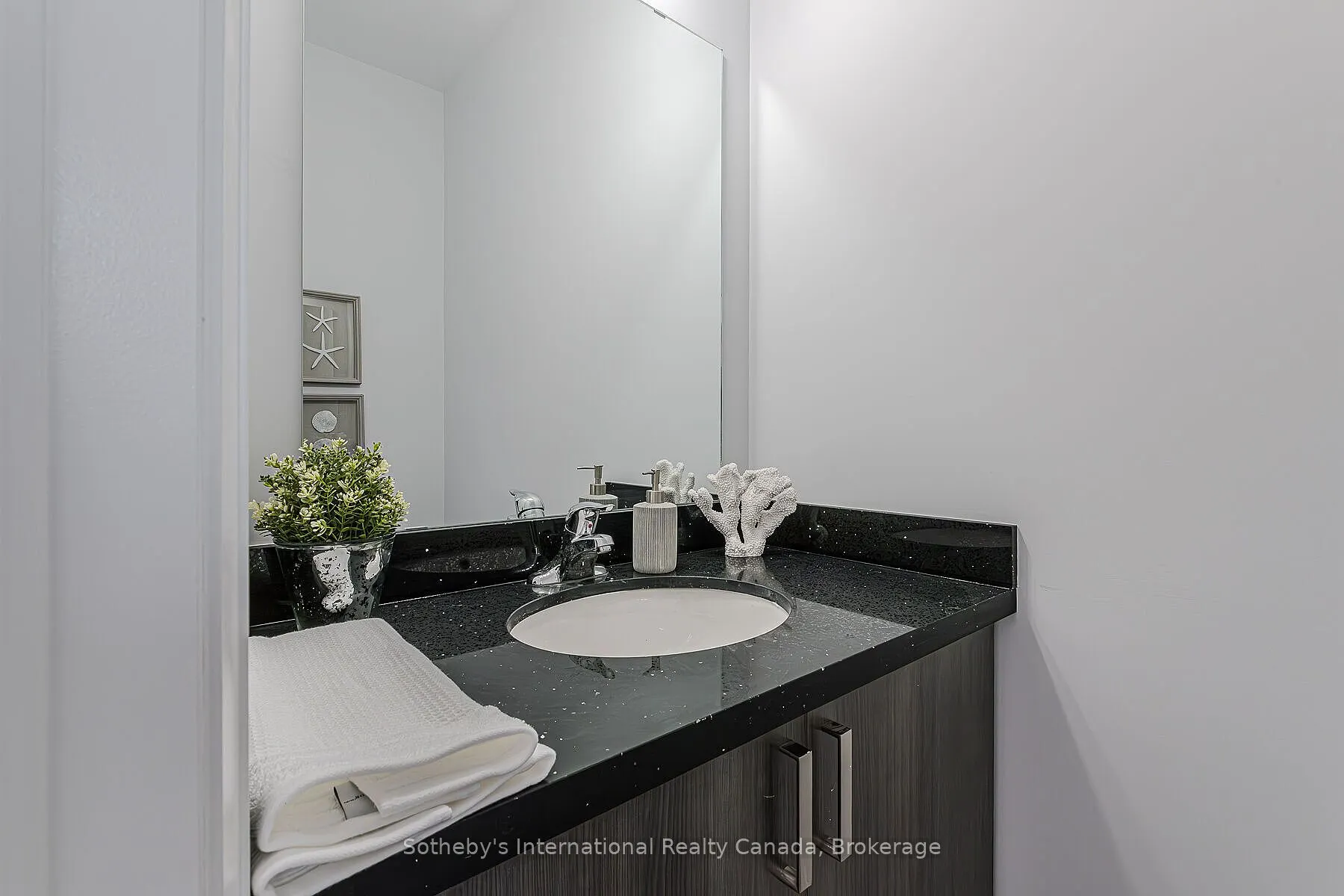550 Grey Street #52