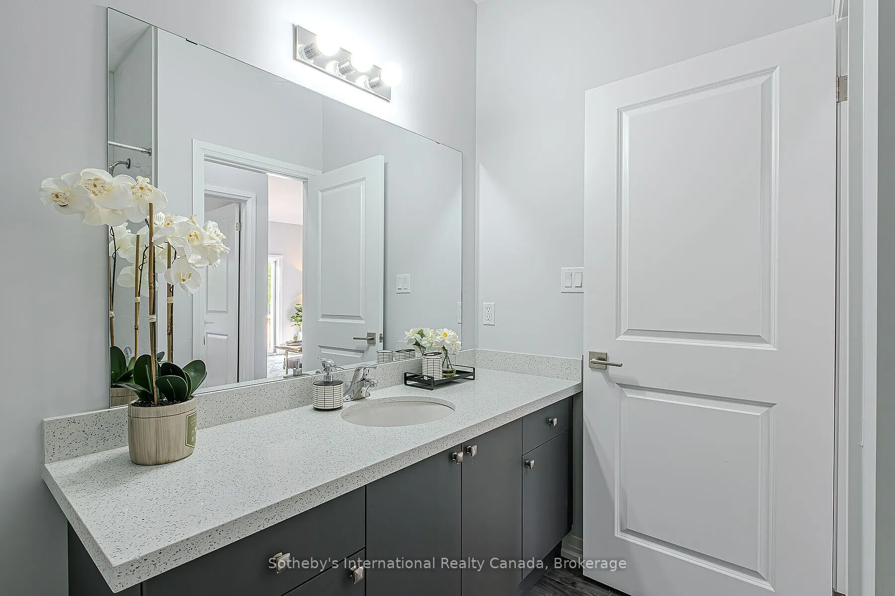 550 Grey Street #52