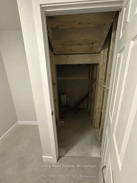 202 Gibbous Place