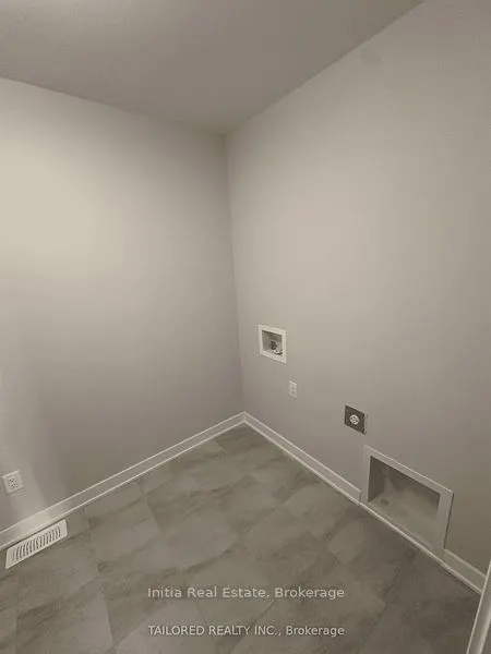 202 Gibbous Place