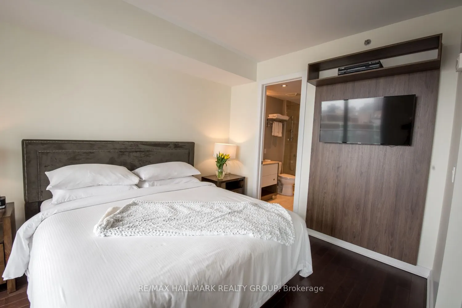 300 Lisgar Street #1203