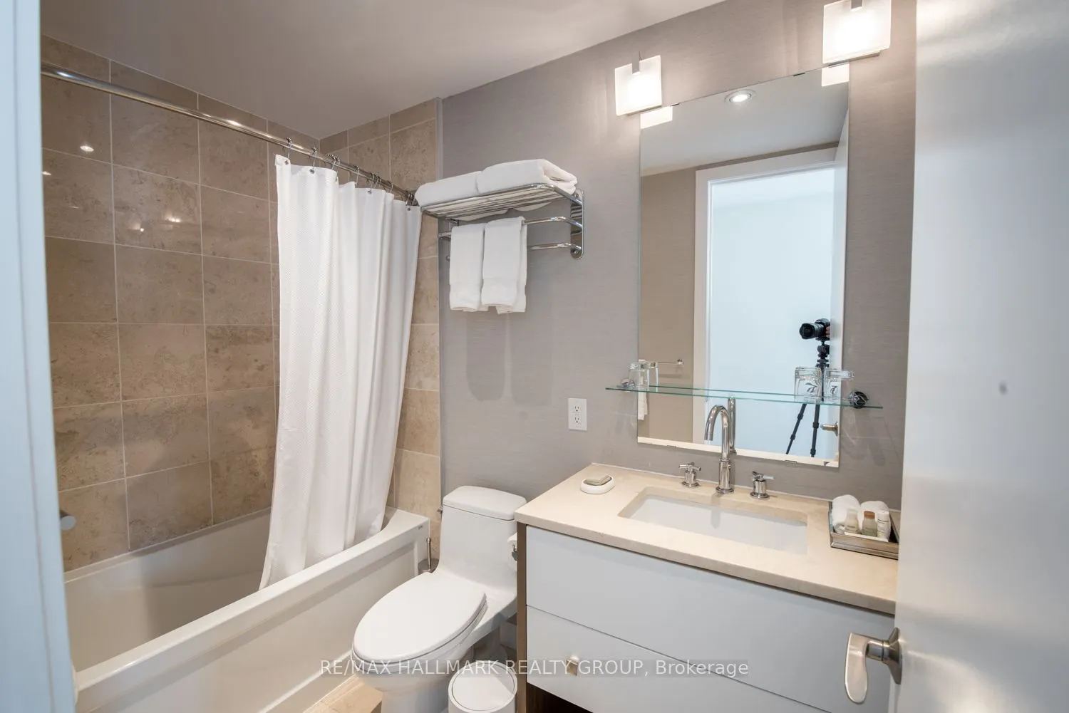 300 Lisgar Street #1203
