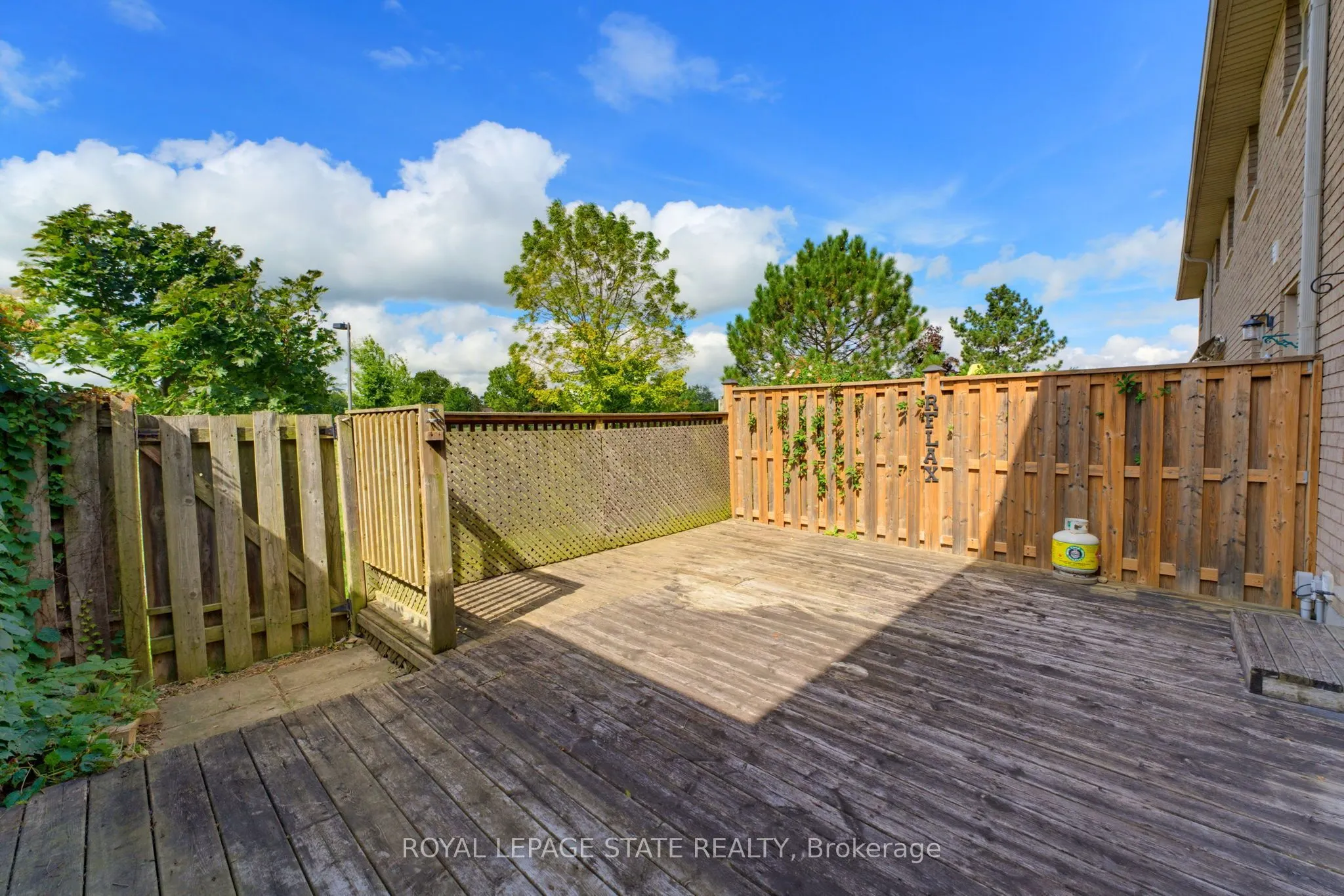 40 Braemar Avenue #2