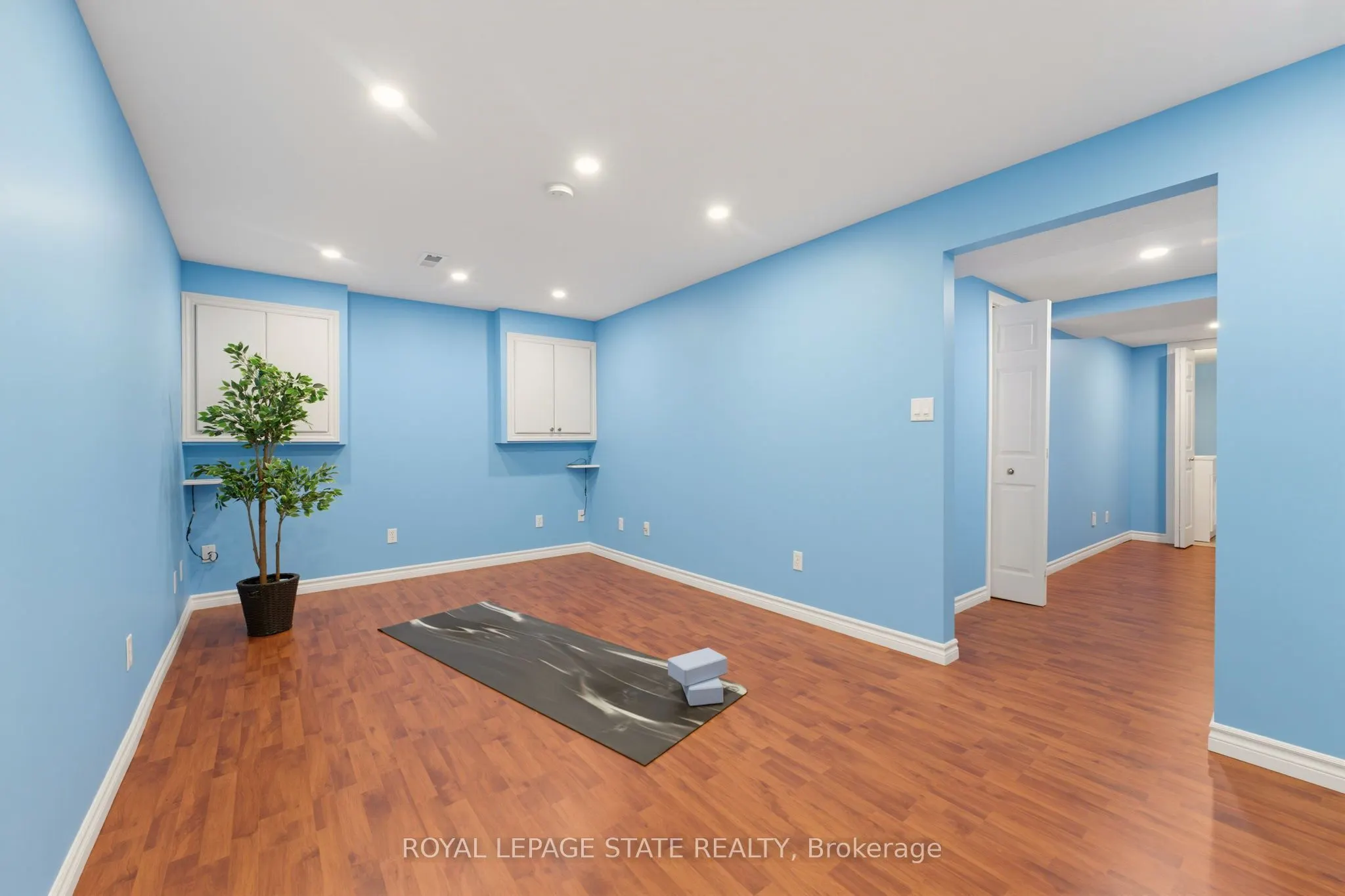 40 Braemar Avenue #2