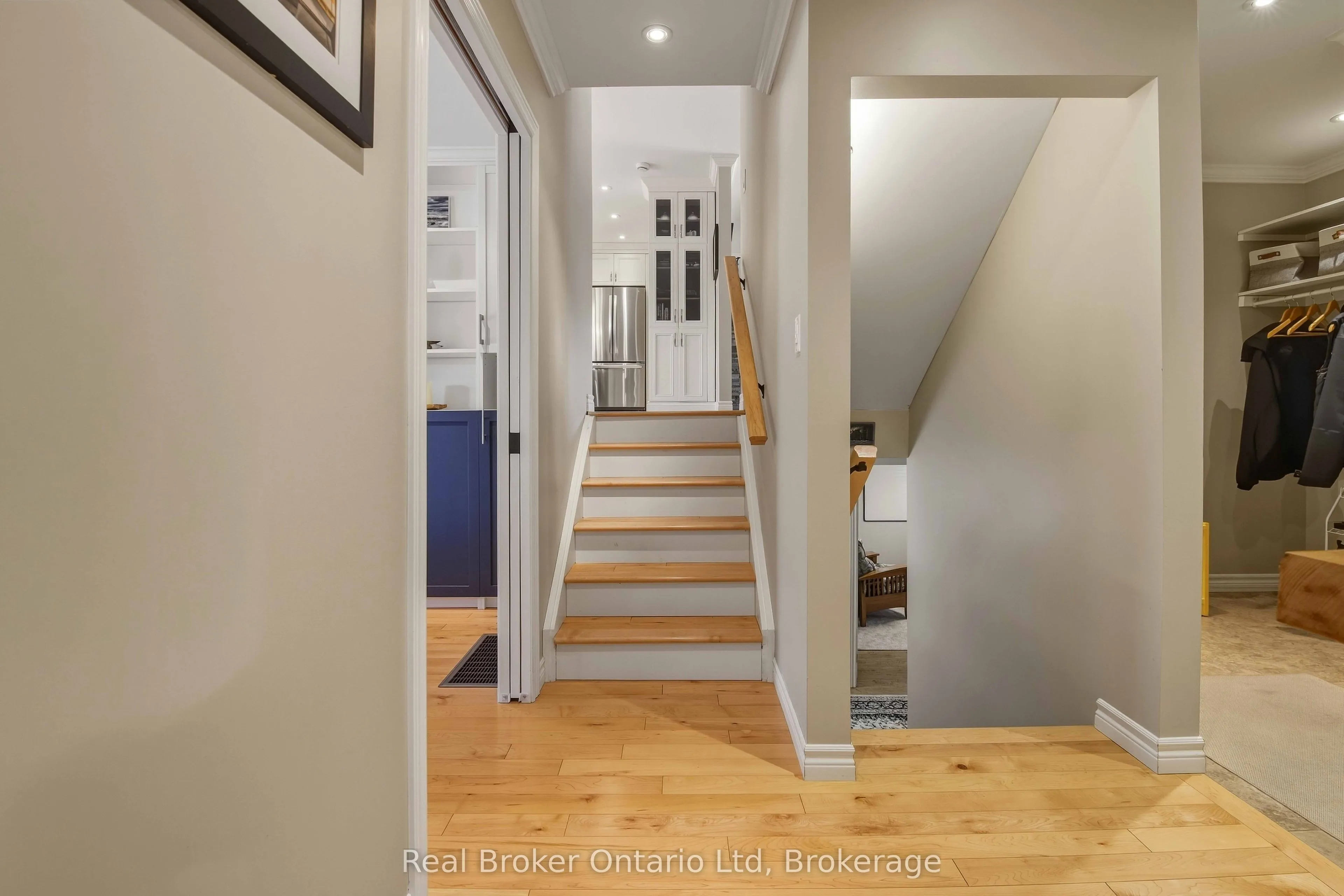 126 5th Avenue E