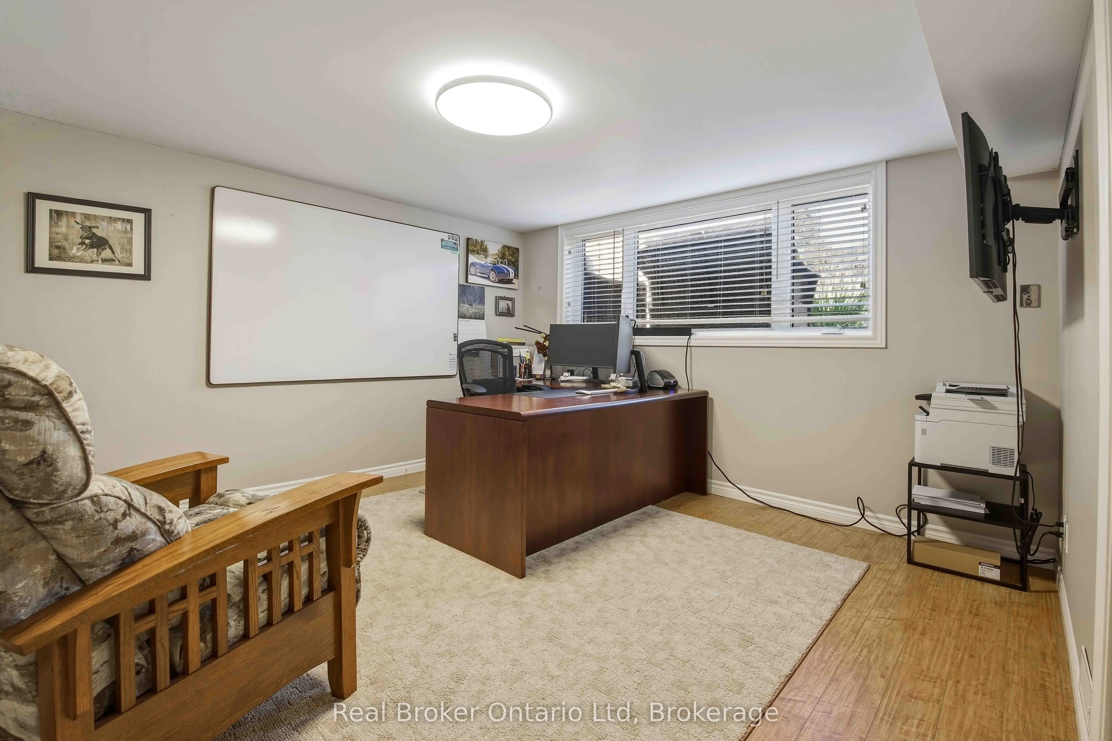 126 5th Avenue E