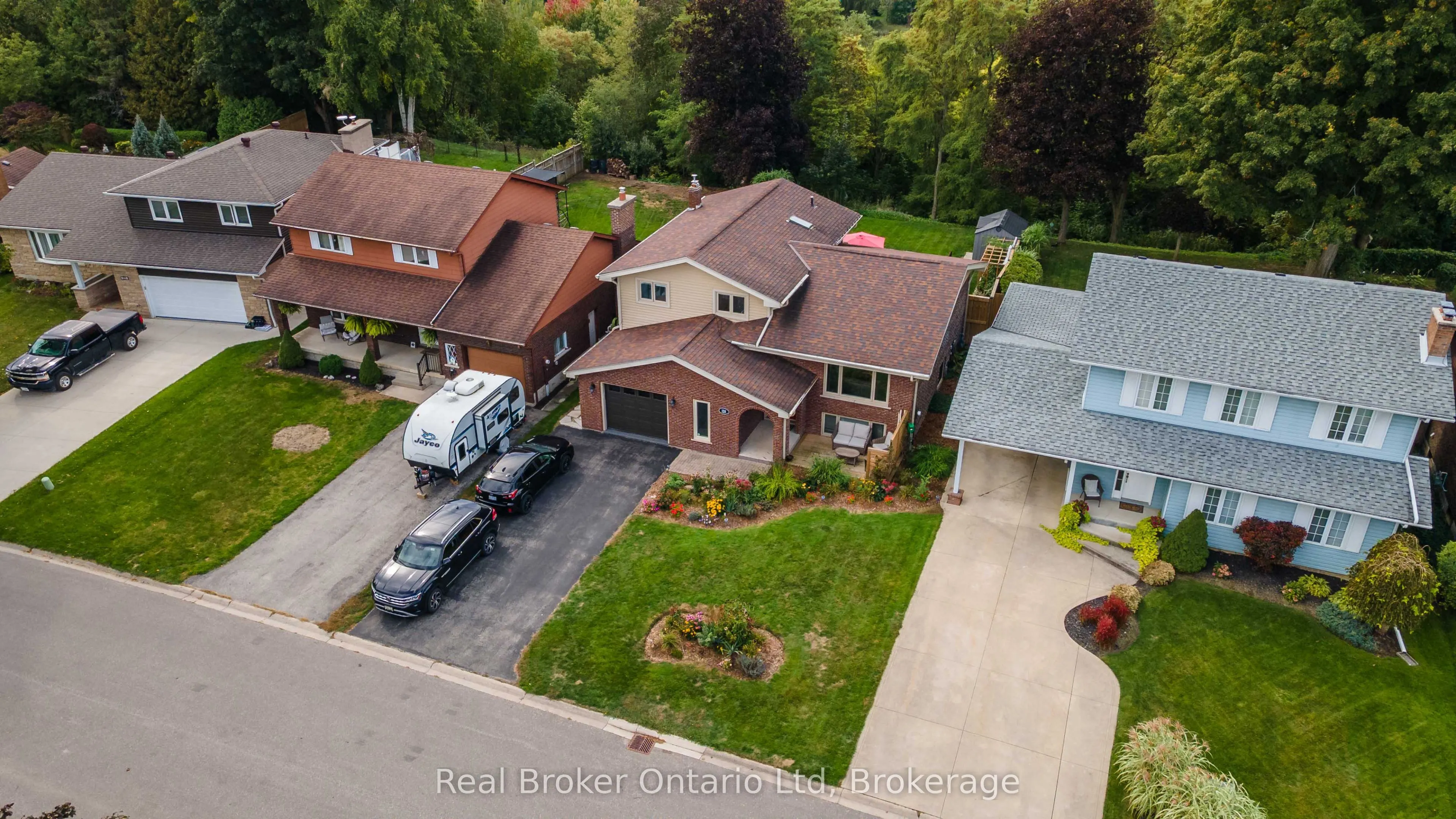 126 5th Avenue E