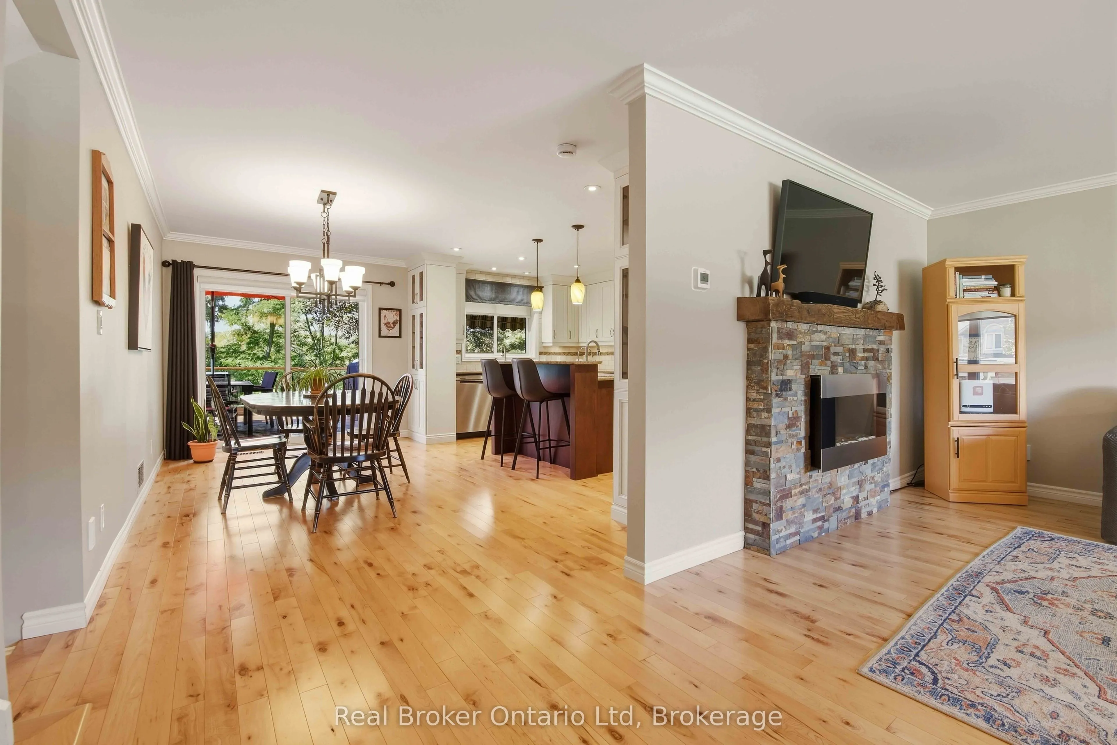 126 5th Avenue E
