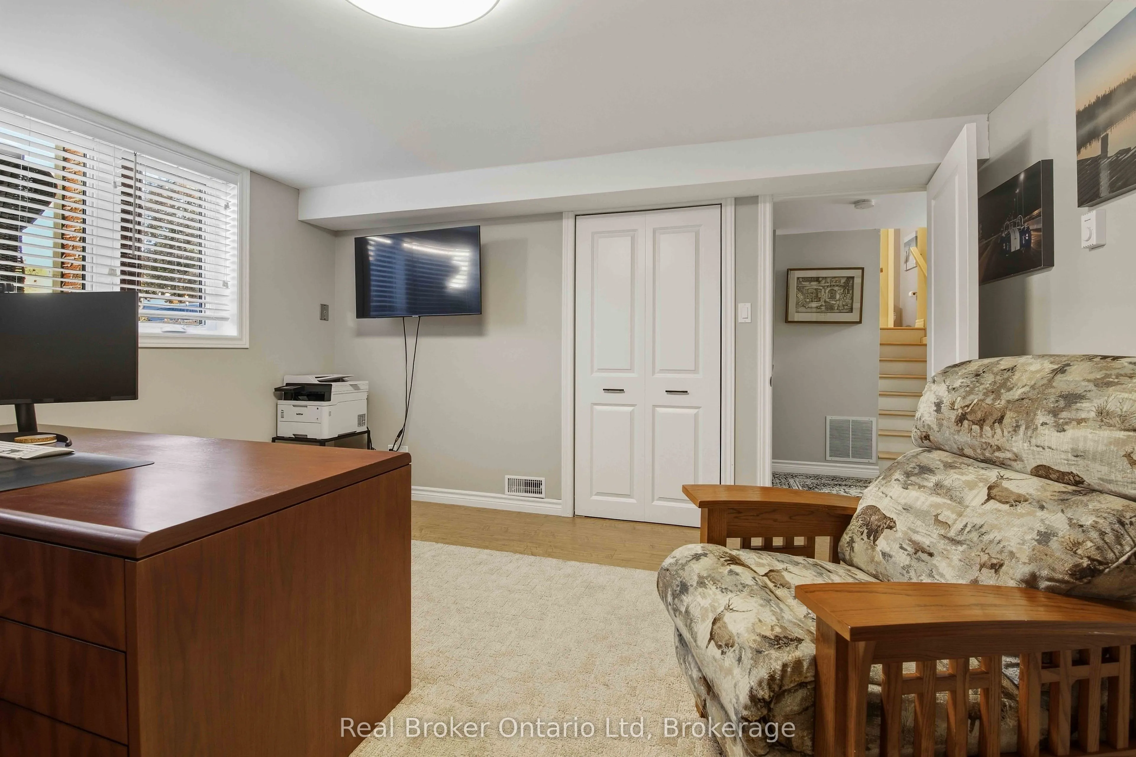 126 5th Avenue E