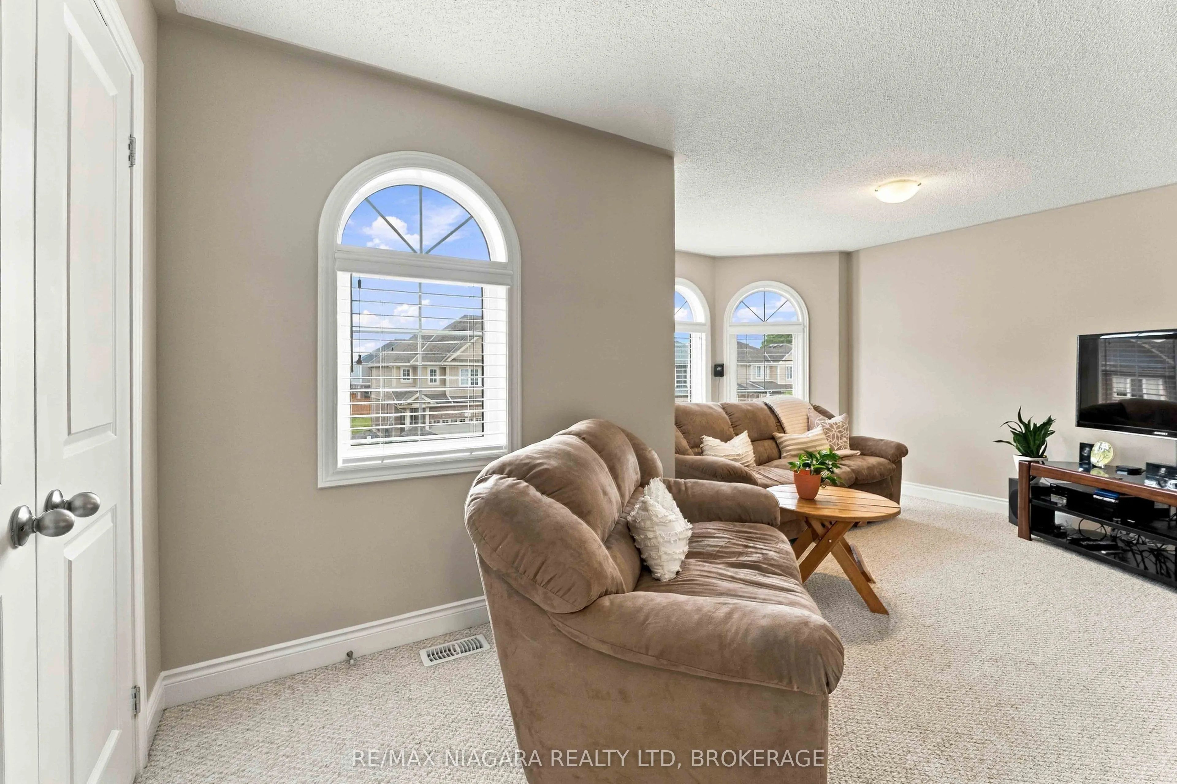 15 Fox Grape Road