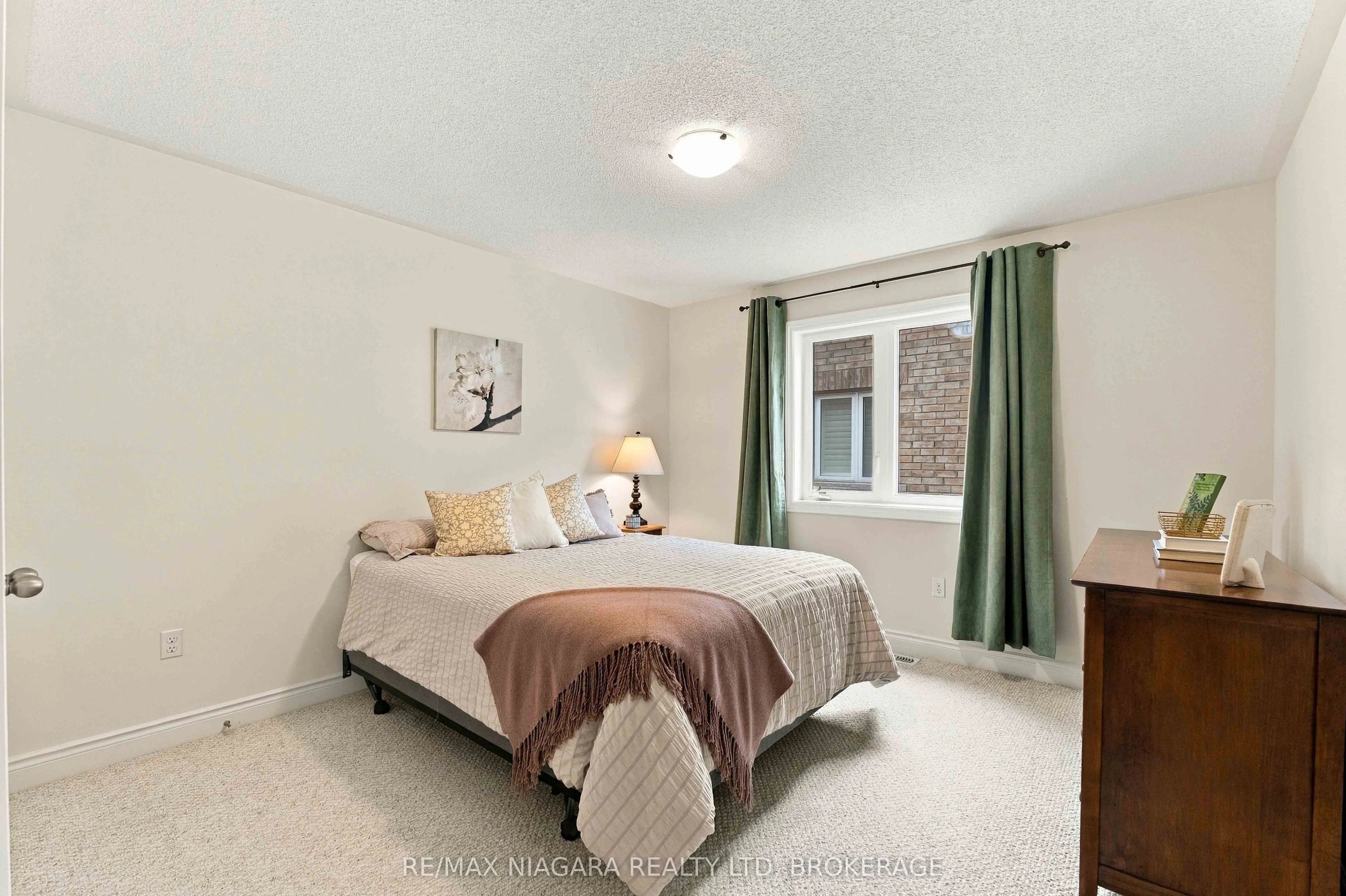 15 Fox Grape Road