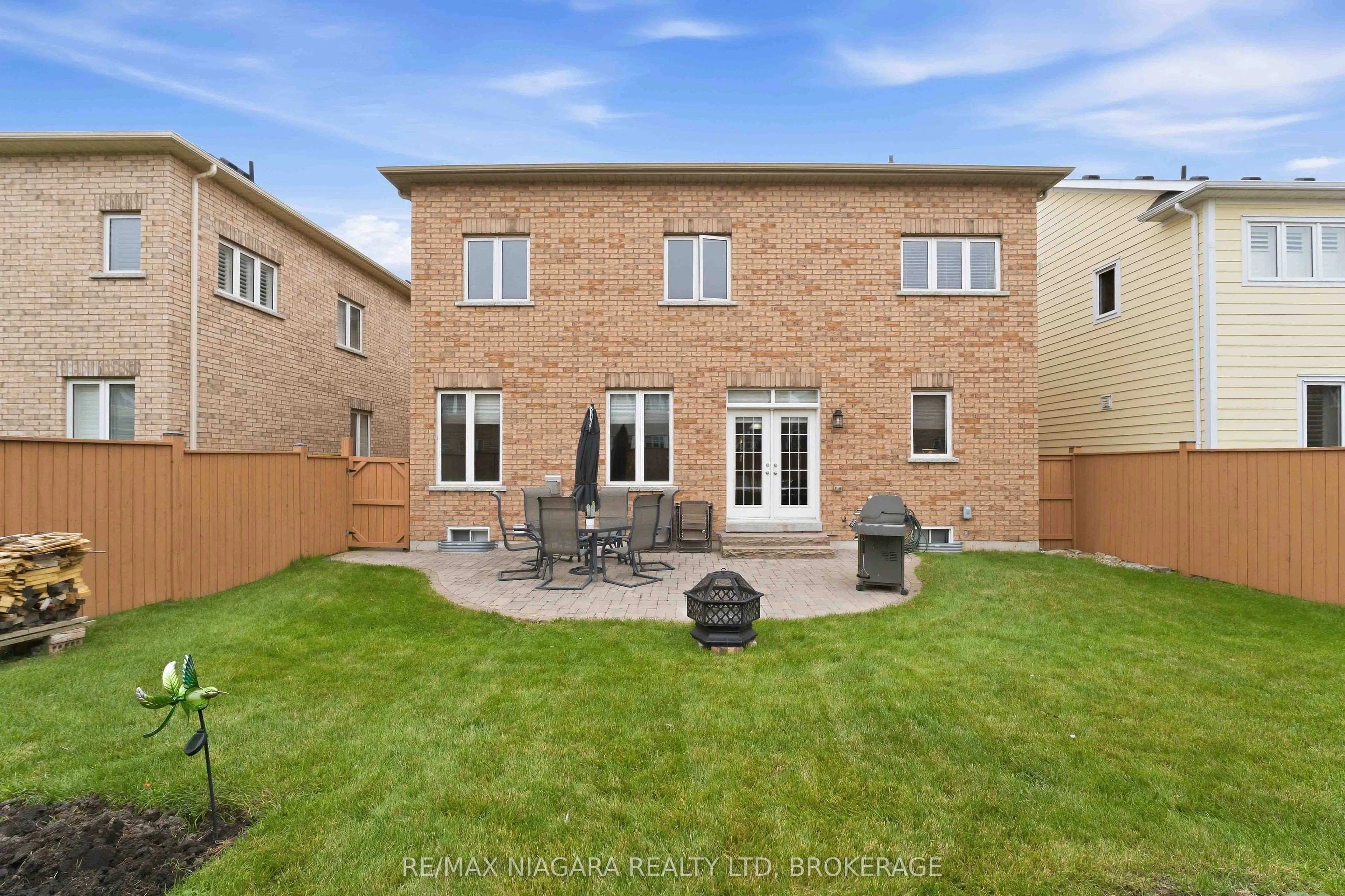 15 Fox Grape Road