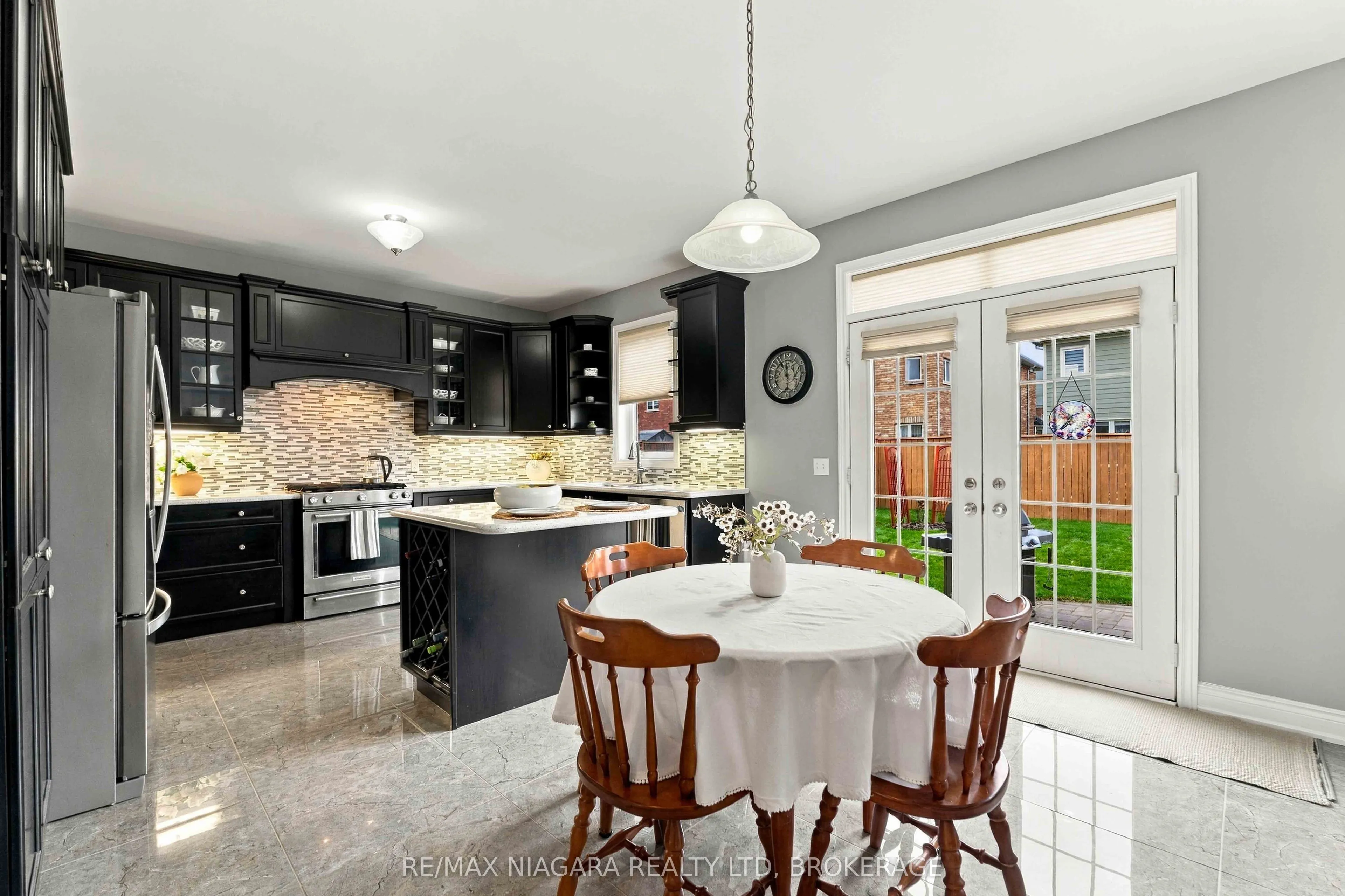 15 Fox Grape Road