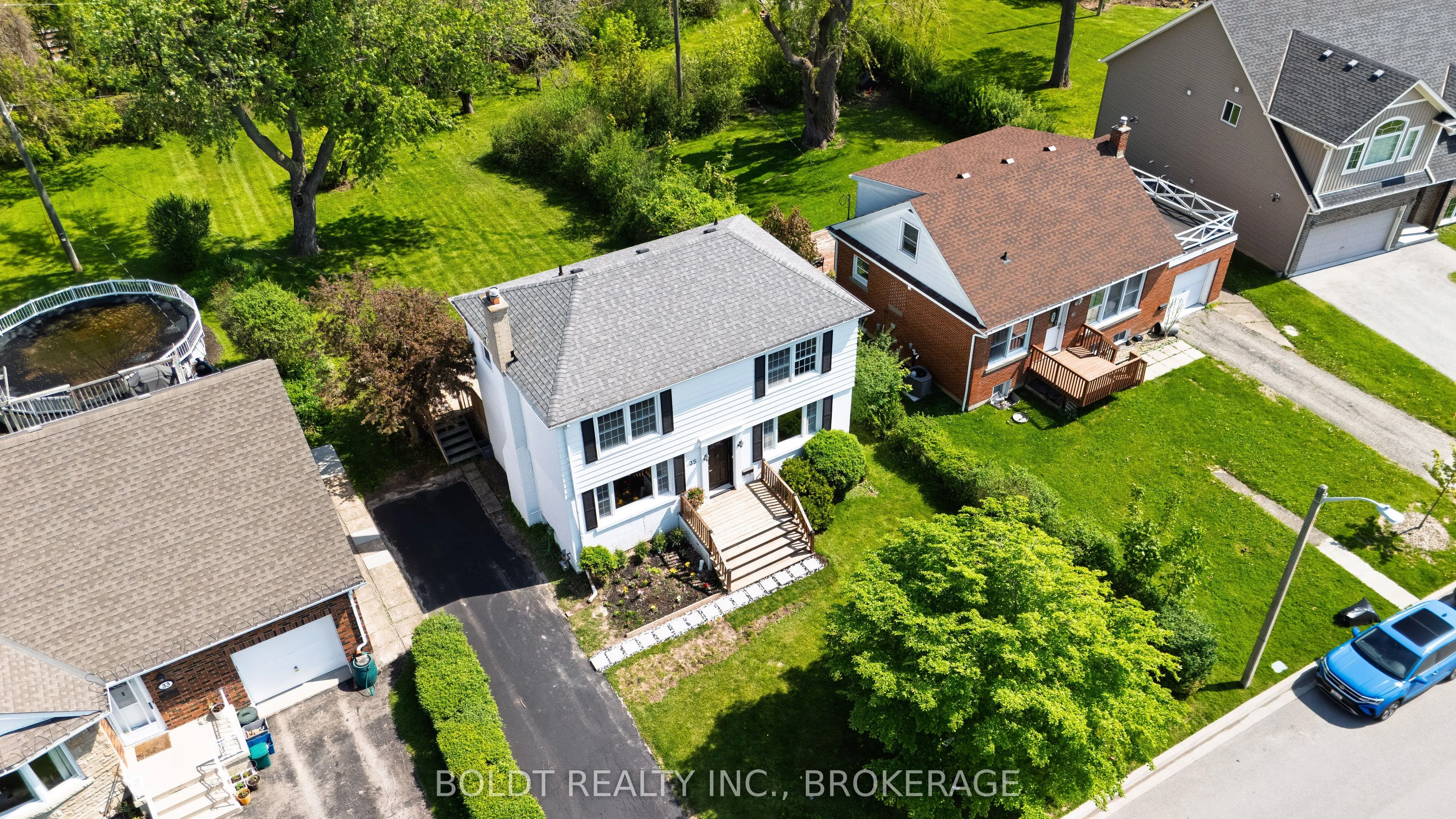 35 Rivercrest Drive