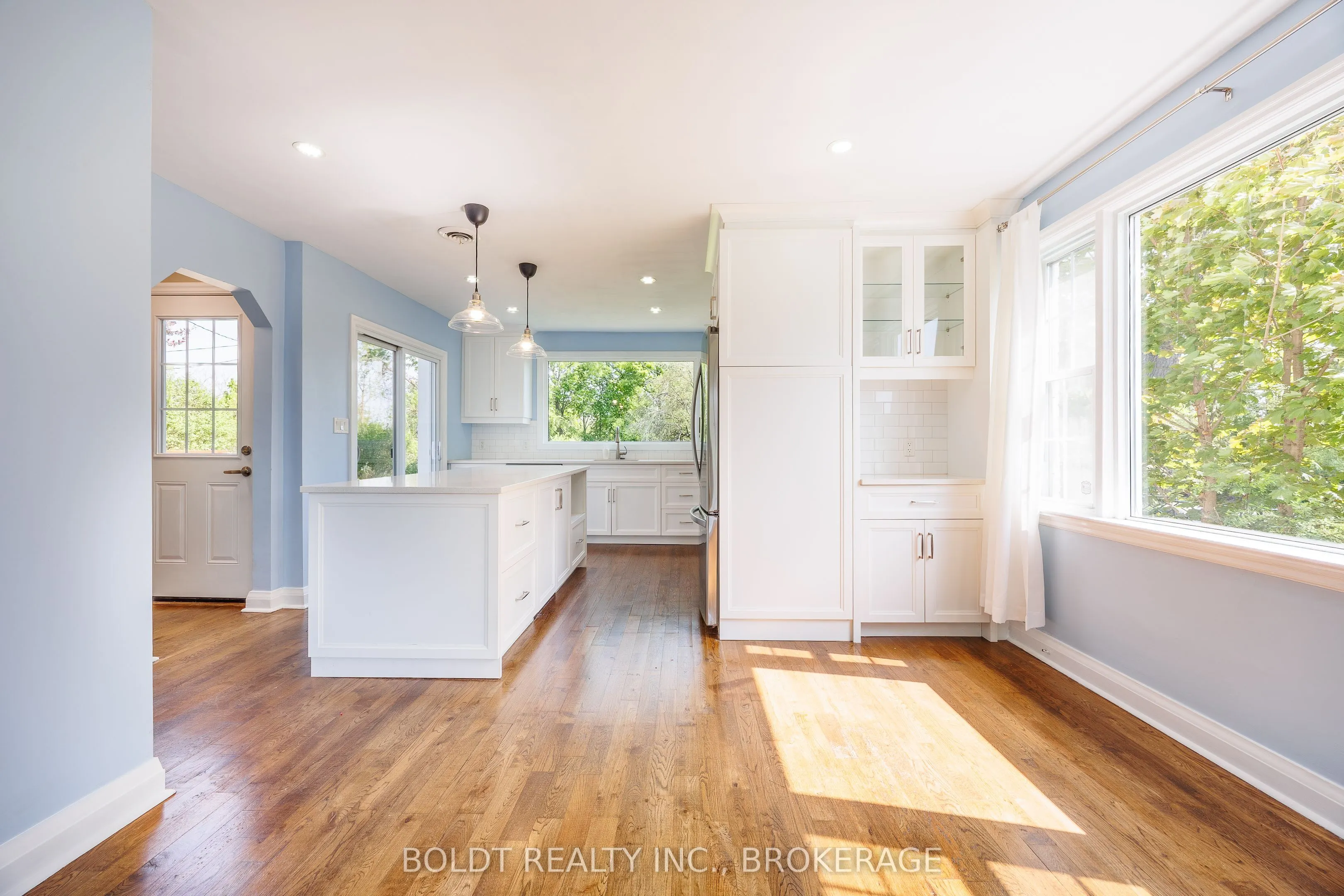 35 Rivercrest Drive