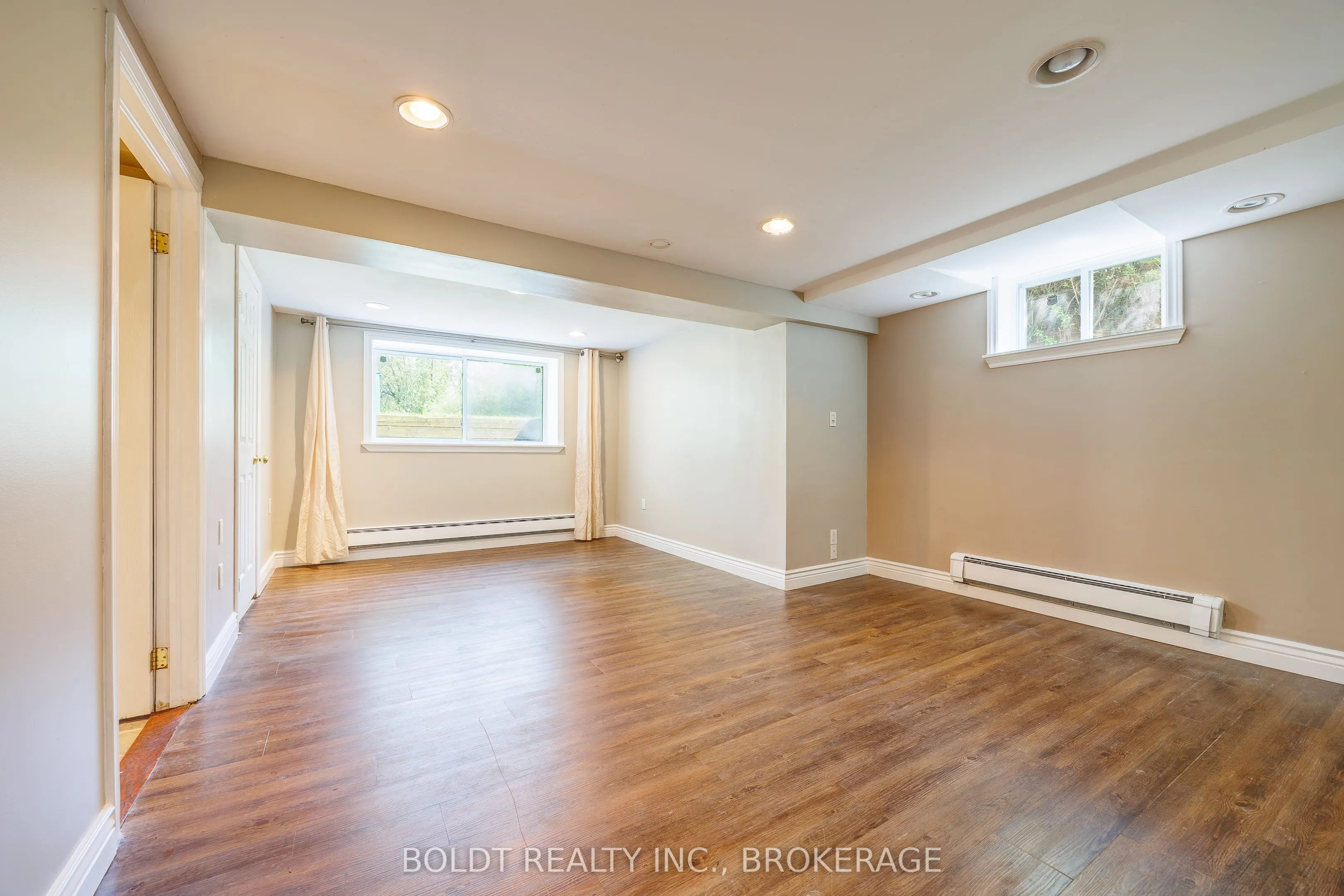 35 Rivercrest Drive