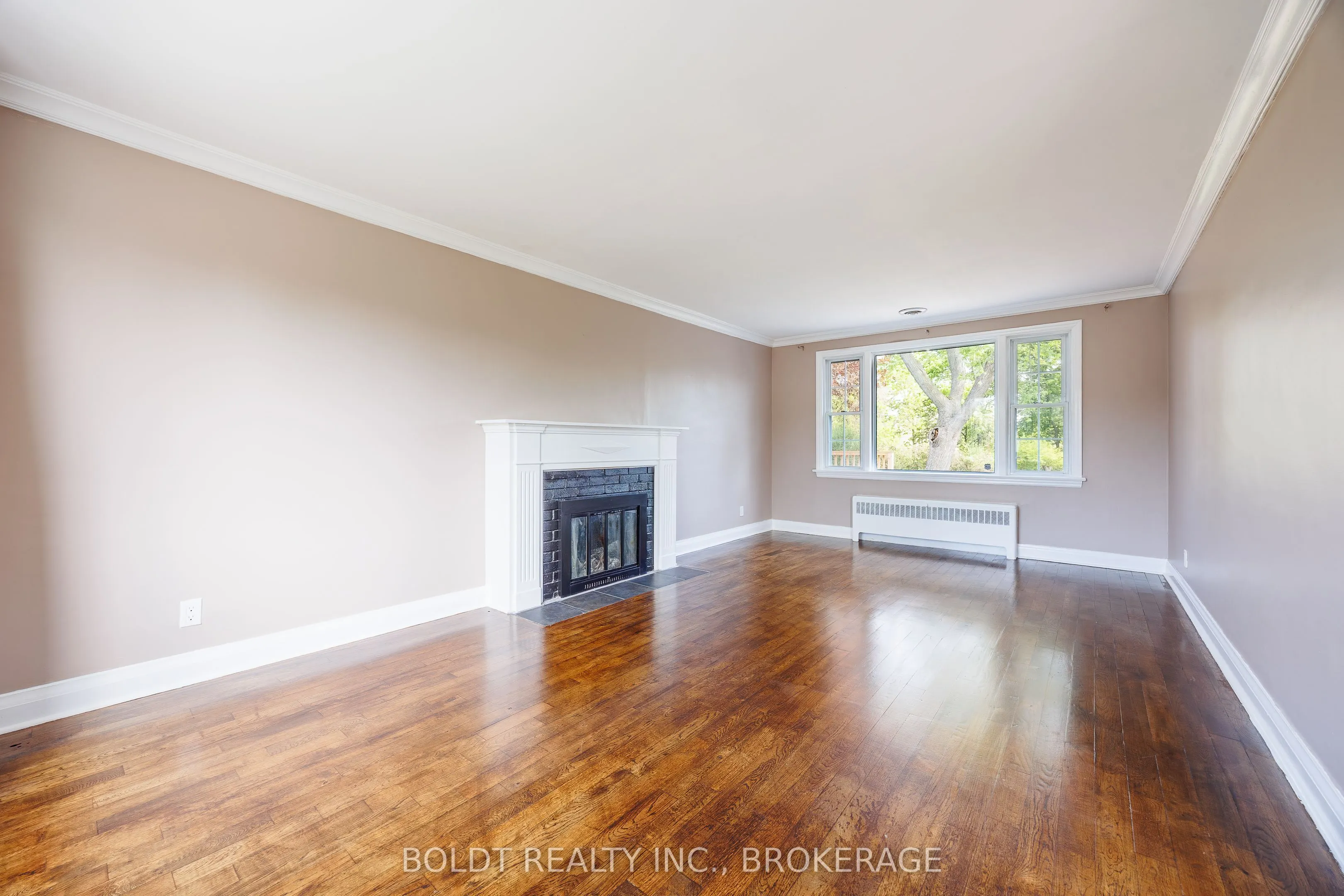 35 Rivercrest Drive