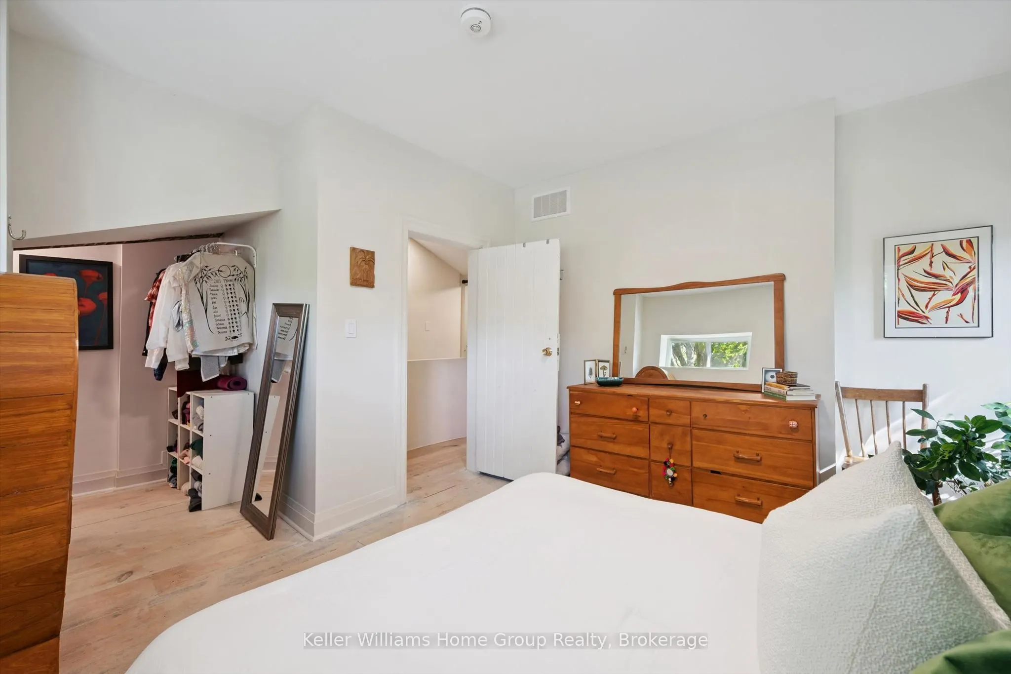 37 Arthur Street N
