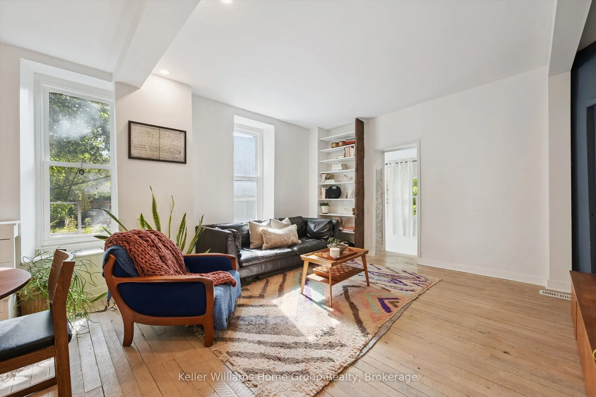 37 Arthur Street N