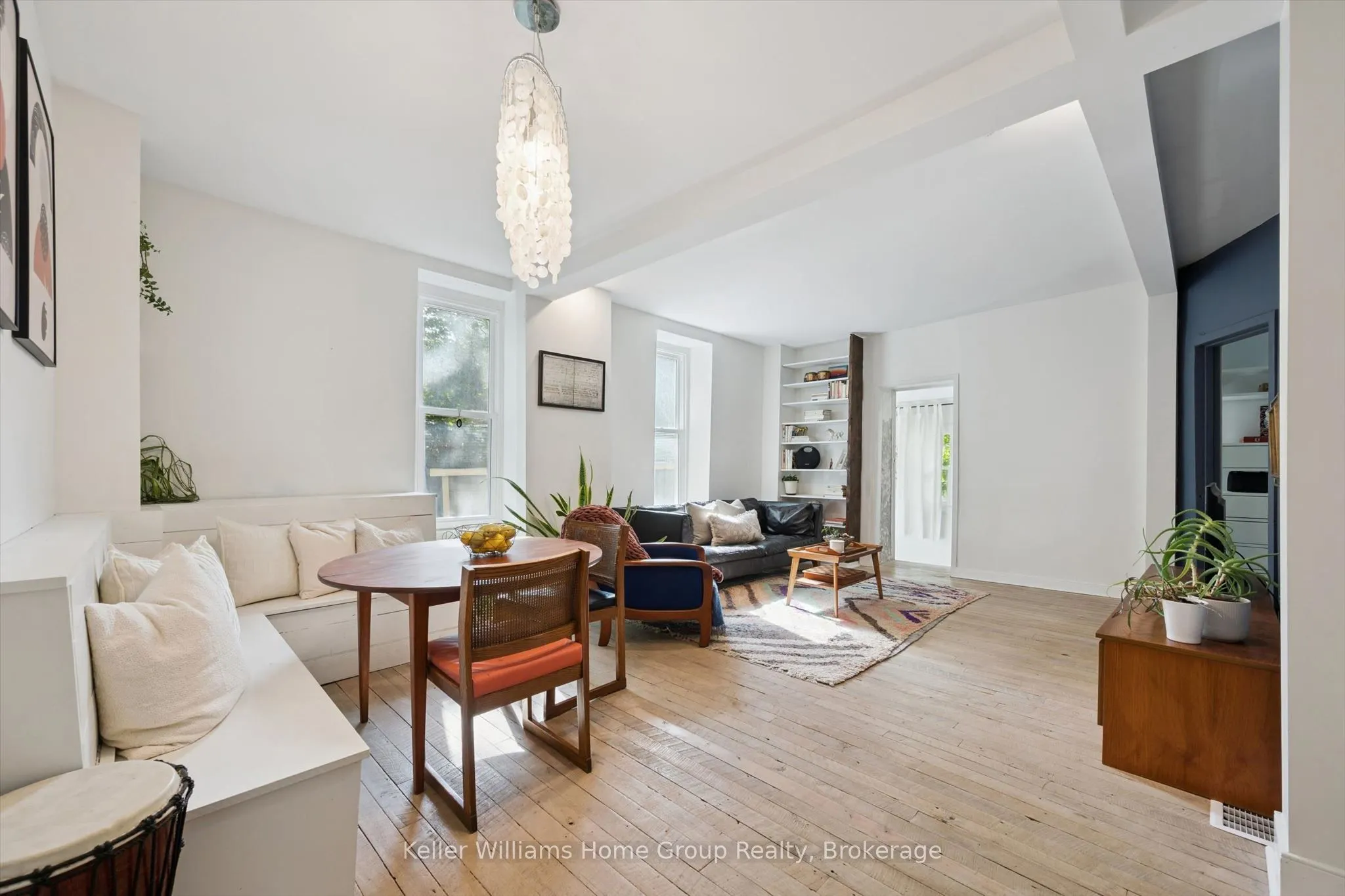 37 Arthur Street N