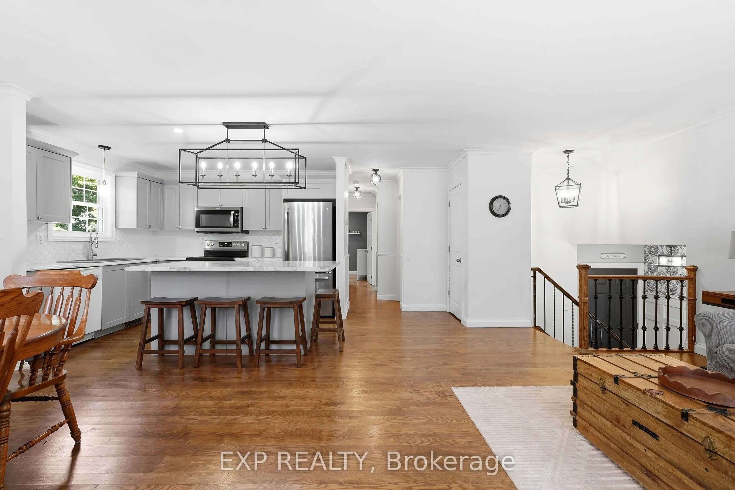 72 Crestlynn Crescent