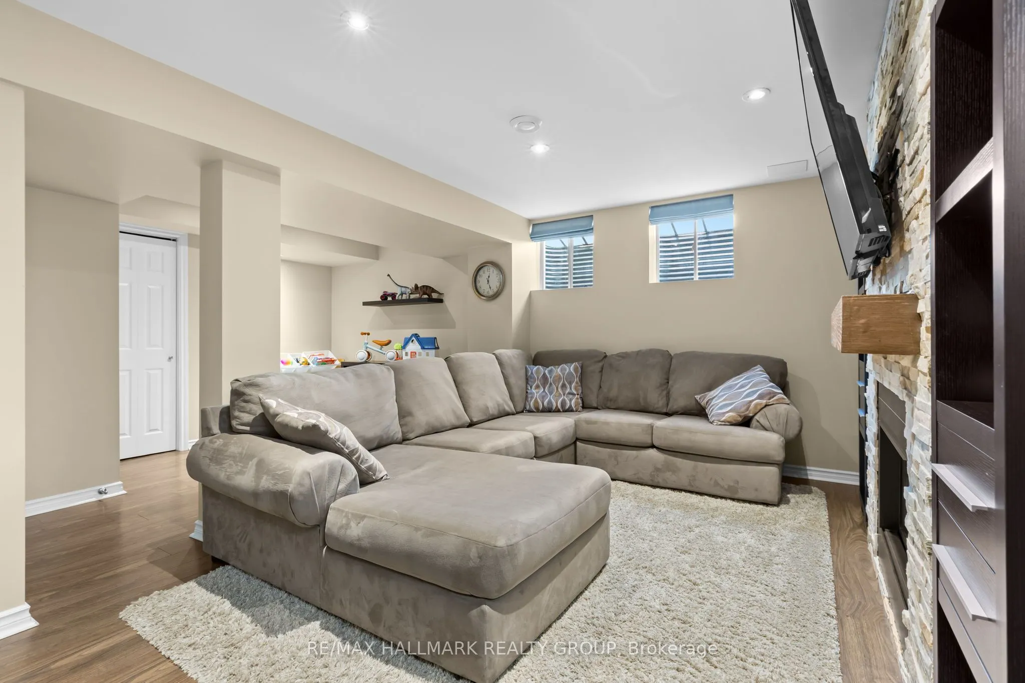 223 Serra Ridge