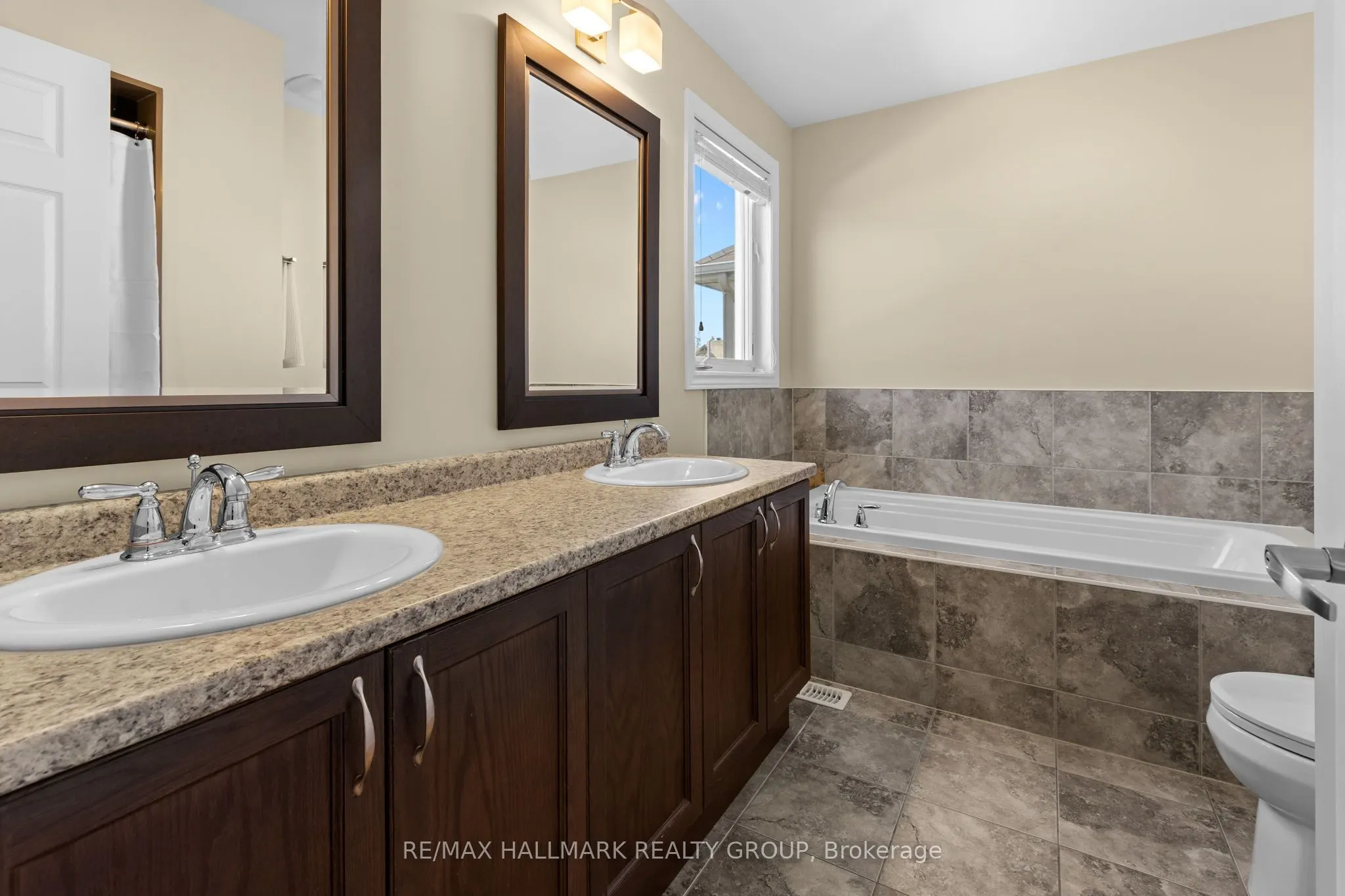 223 Serra Ridge
