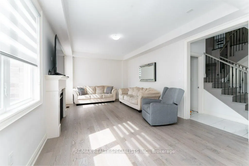 7 Grierson Trail #Upper