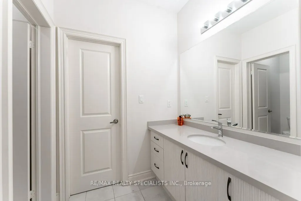 7 Grierson Trail #Upper