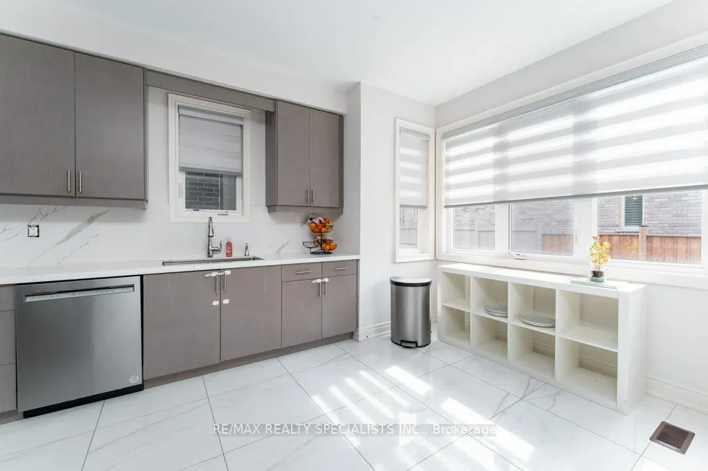 7 Grierson Trail #Upper