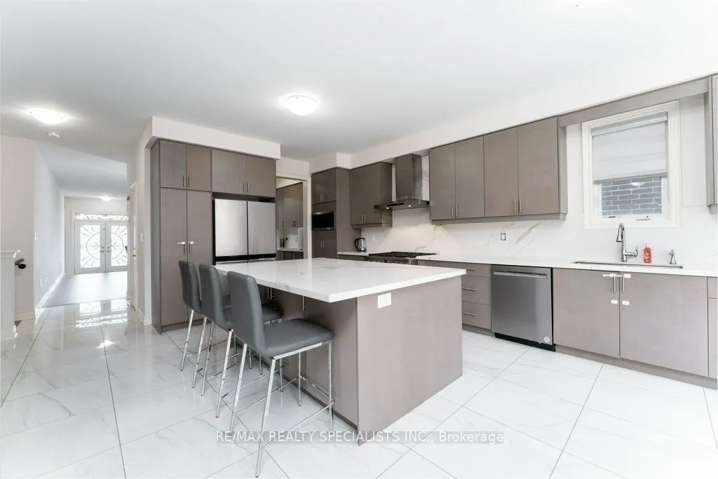 7 Grierson Trail #Upper