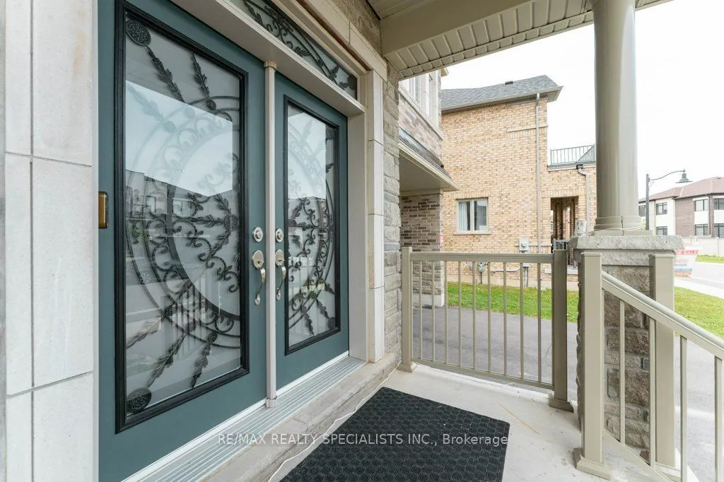 7 Grierson Trail #Upper