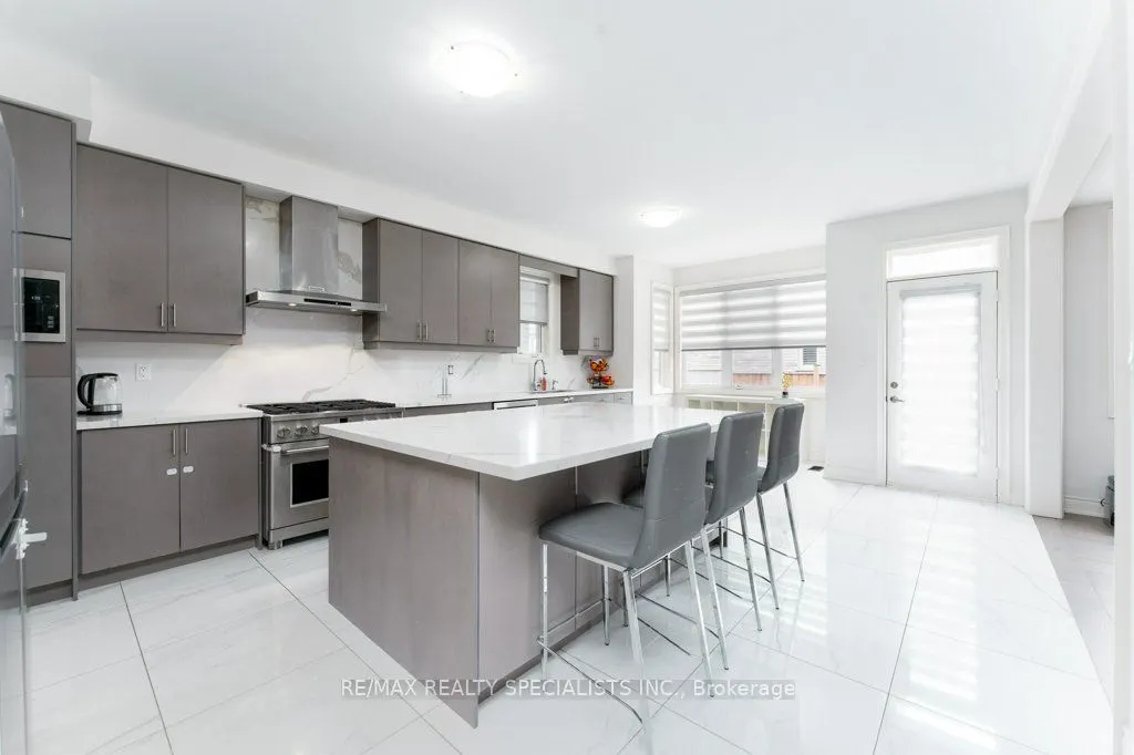 7 Grierson Trail #Upper