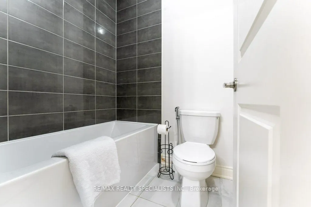 7 Grierson Trail #Upper