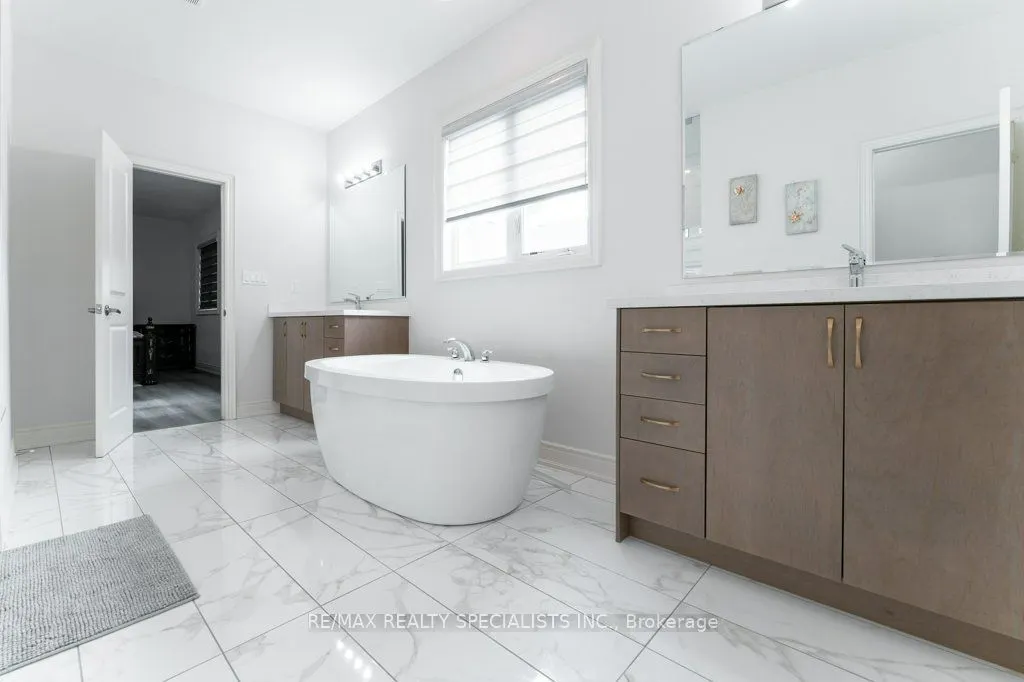 7 Grierson Trail #Upper