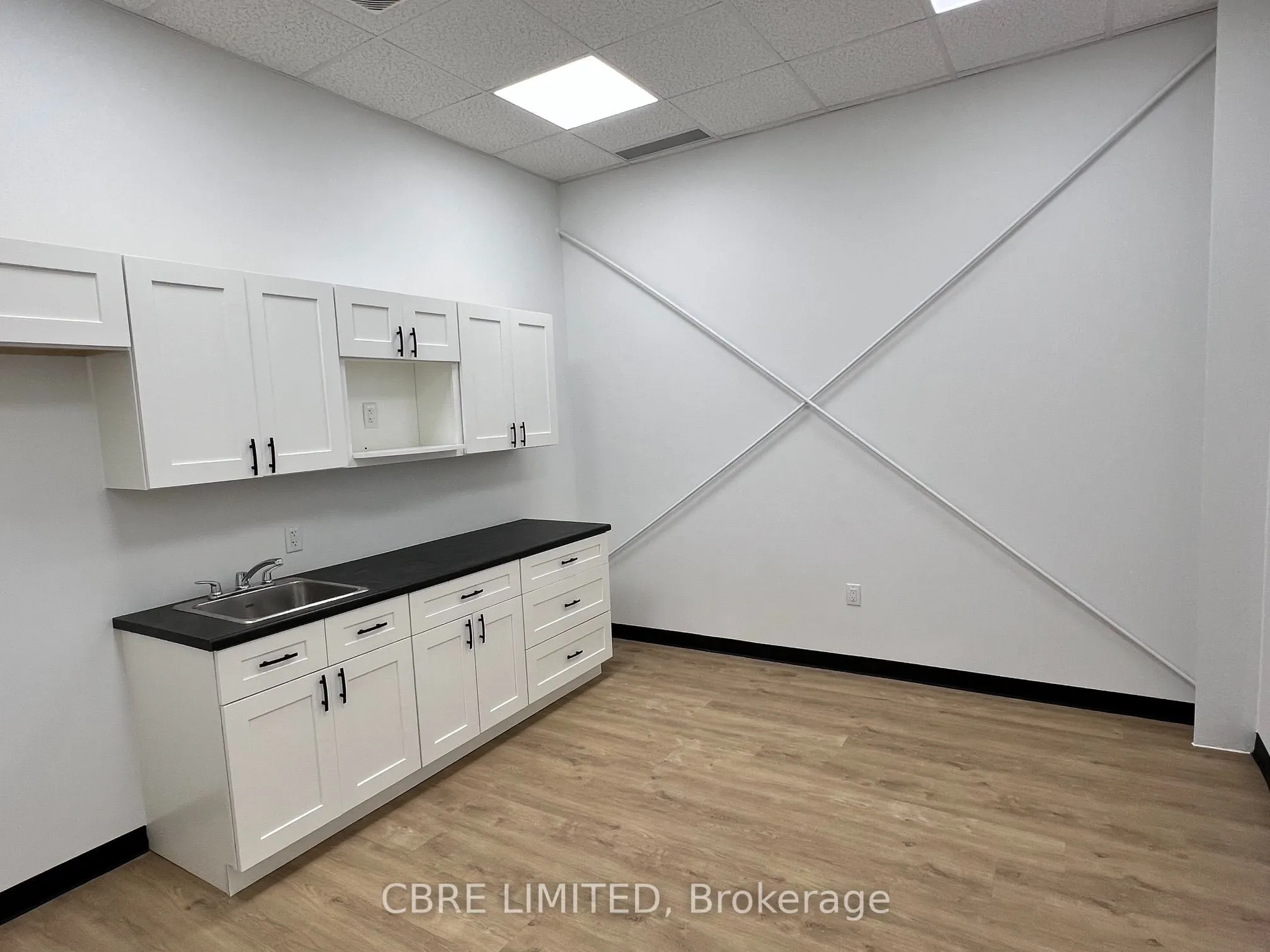 274171 Wallace Line #Blk 8