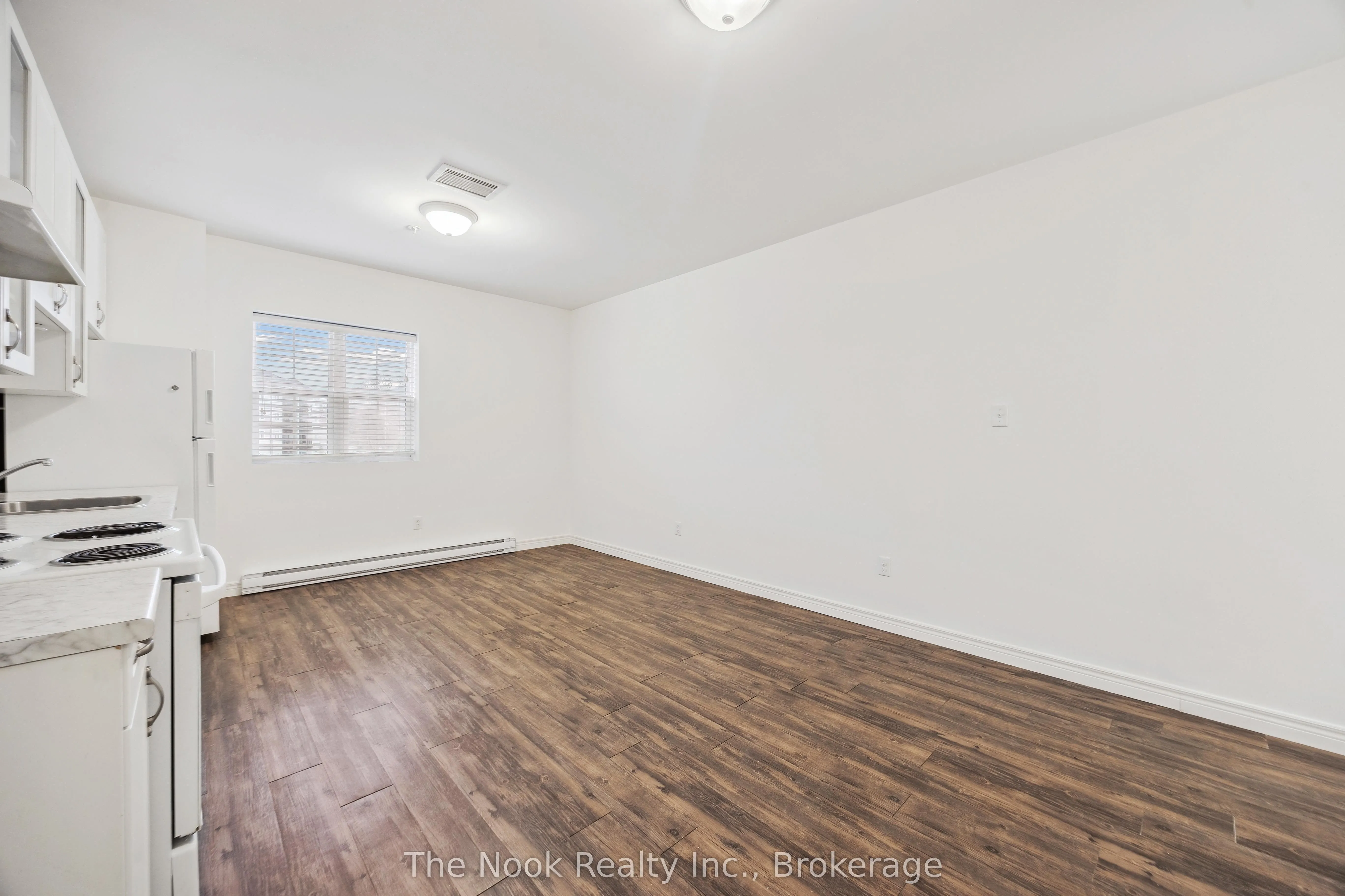 38 Walton Street #306