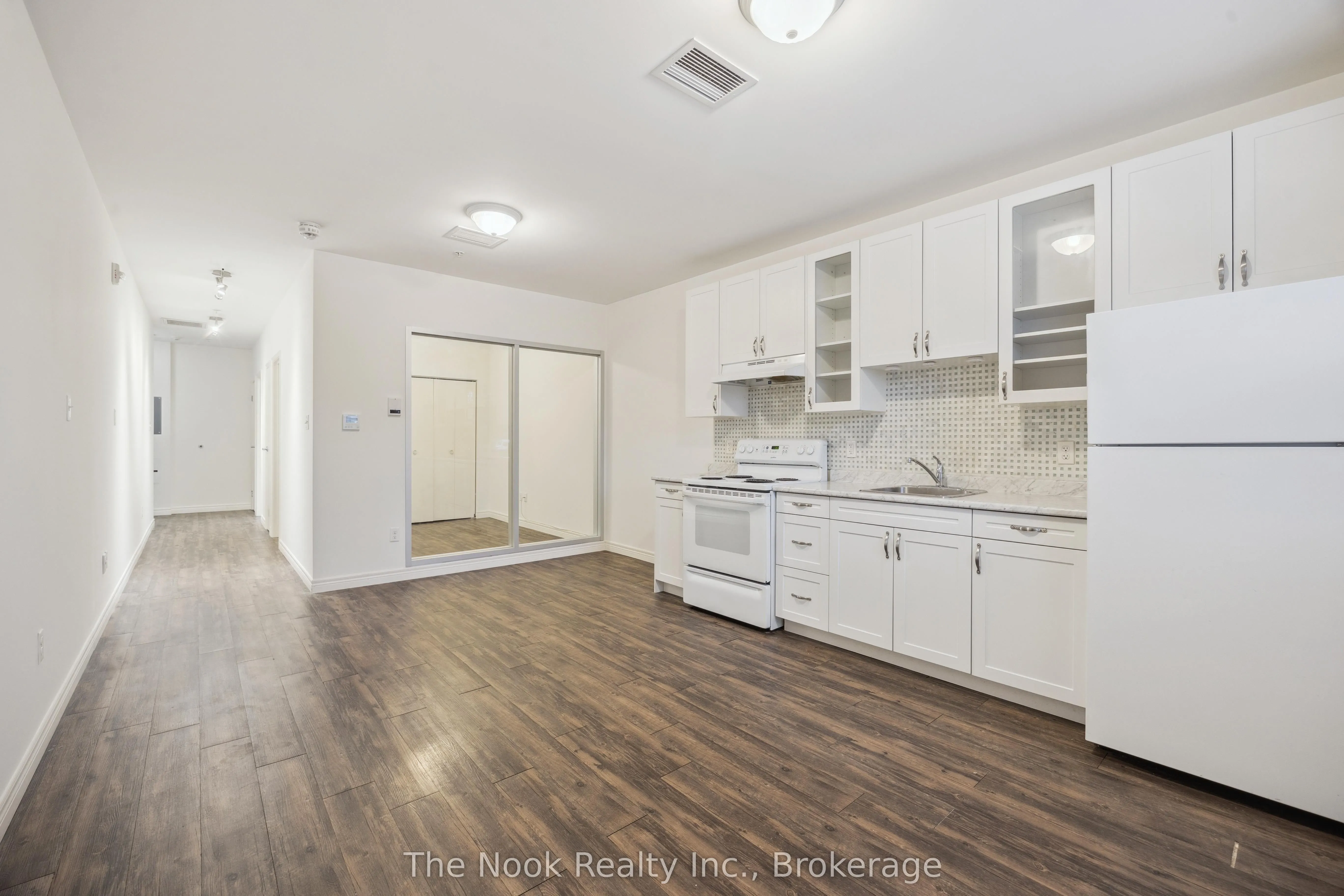 38 Walton Street #306