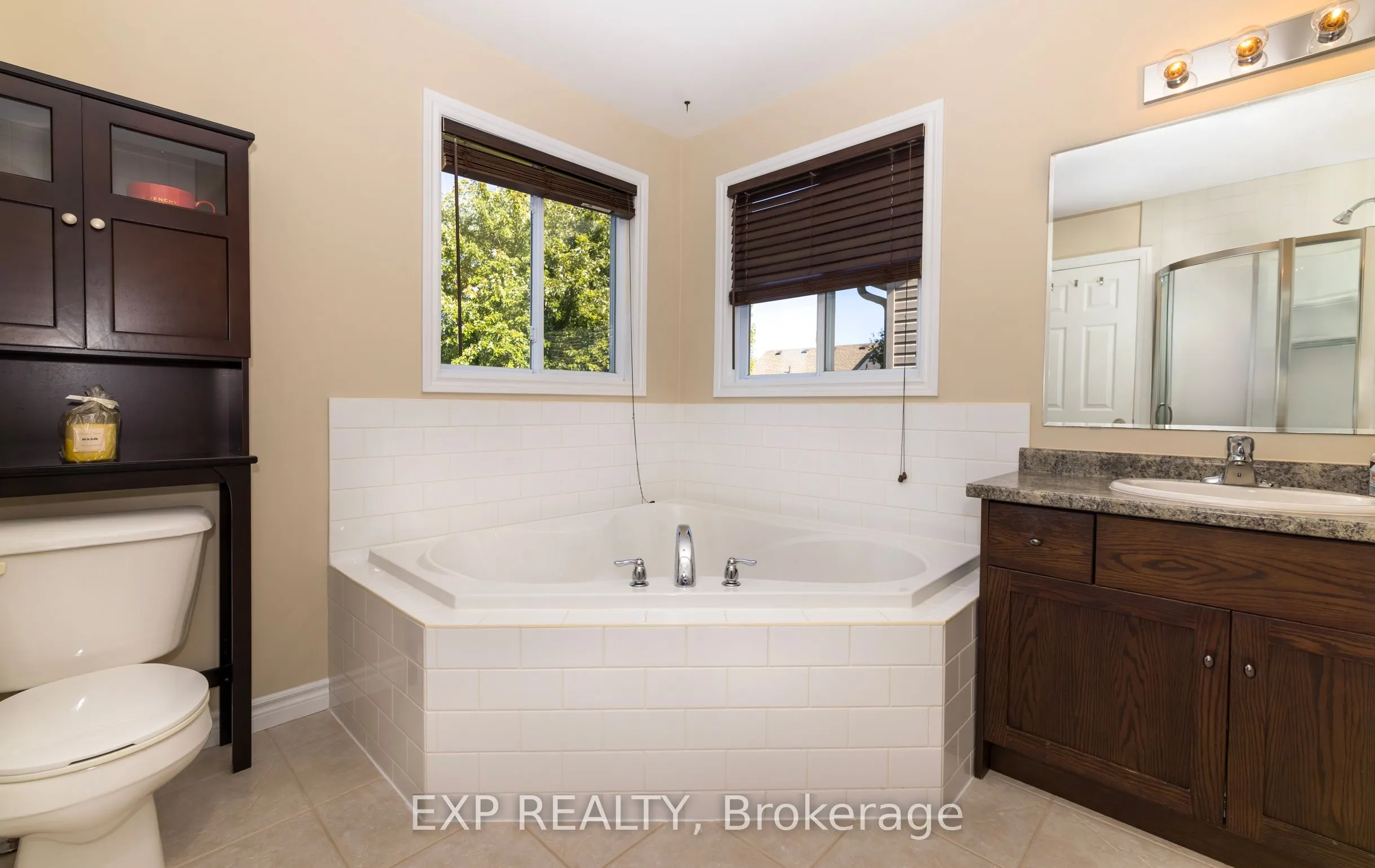 105 Hampson Crescent